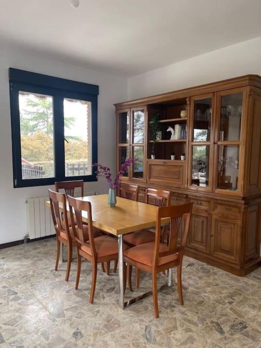 Villa Rana, con amplio jardín, barbacoa y piscina