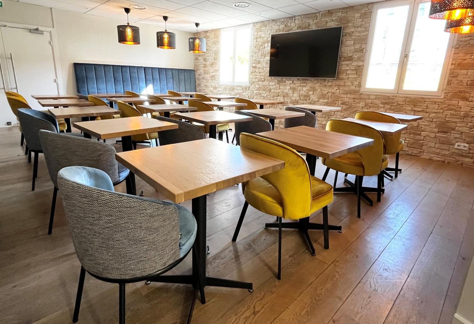 Meeting/conference room