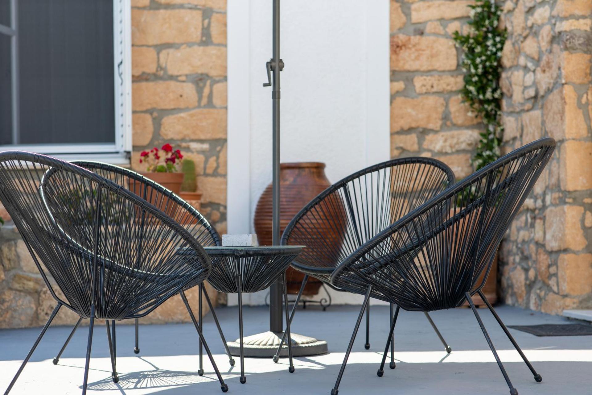 Happiness Aegina Apartments