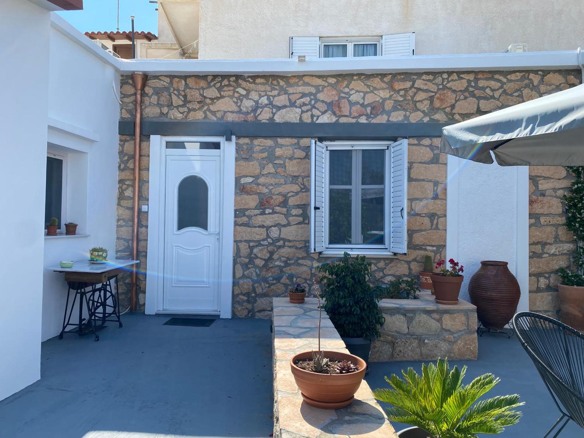 Happiness Aegina Apartments