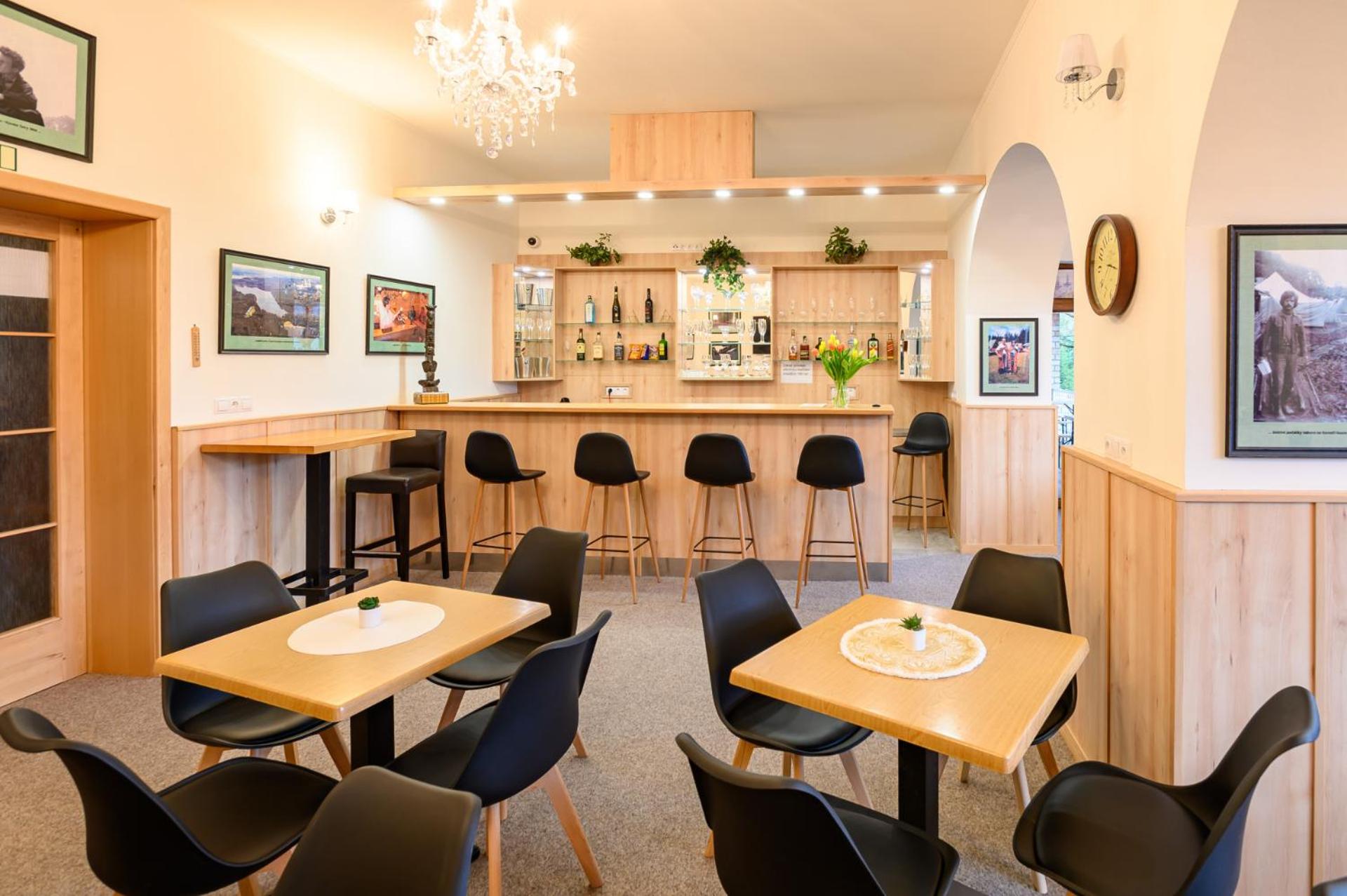 Communal lounge/ TV room