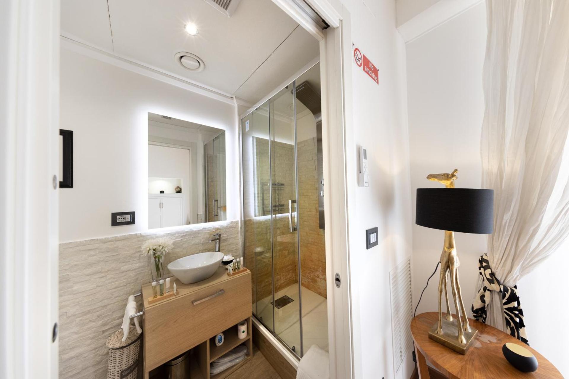 Barcaccia Luxury Suites