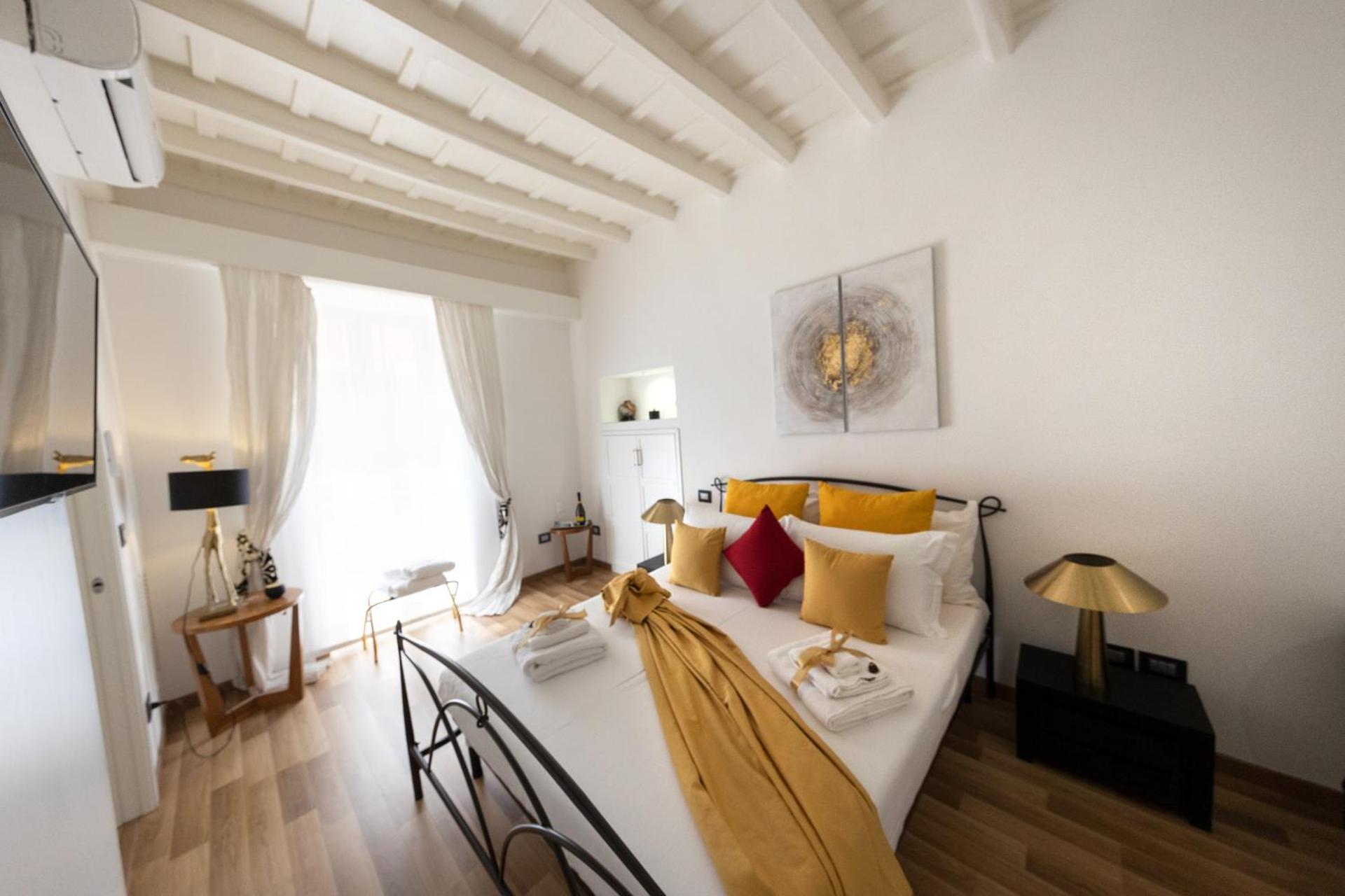 Barcaccia Luxury Suites