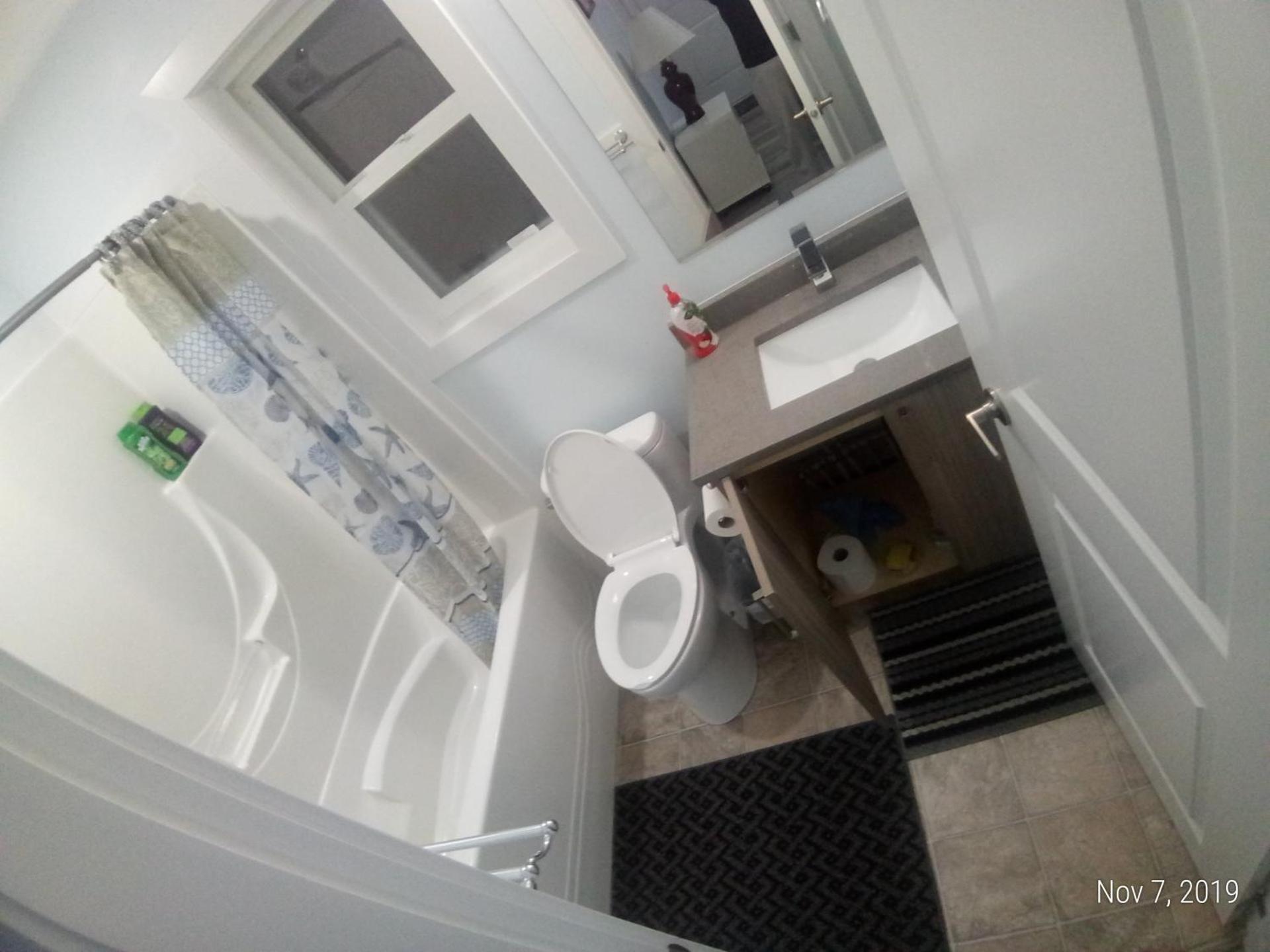 Guest Suite Private Retreat for 2 Guests With AC - 4 Units Available