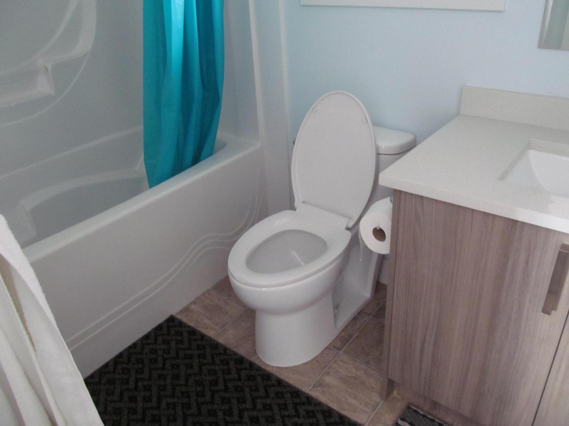 Guest Suite Private Retreat for 2 Guests With AC - 4 Units Available