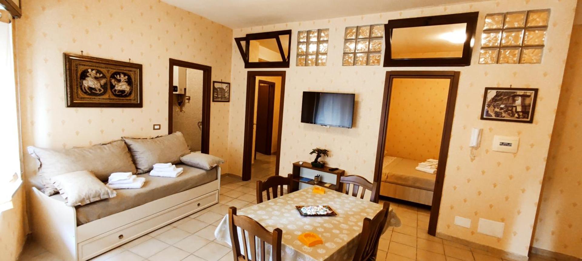 Communal lounge/ TV room