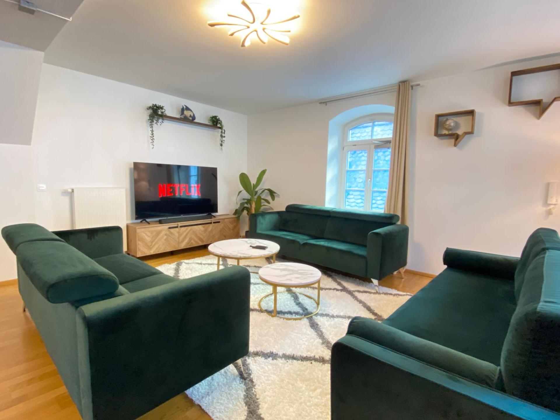 Communal lounge/ TV room