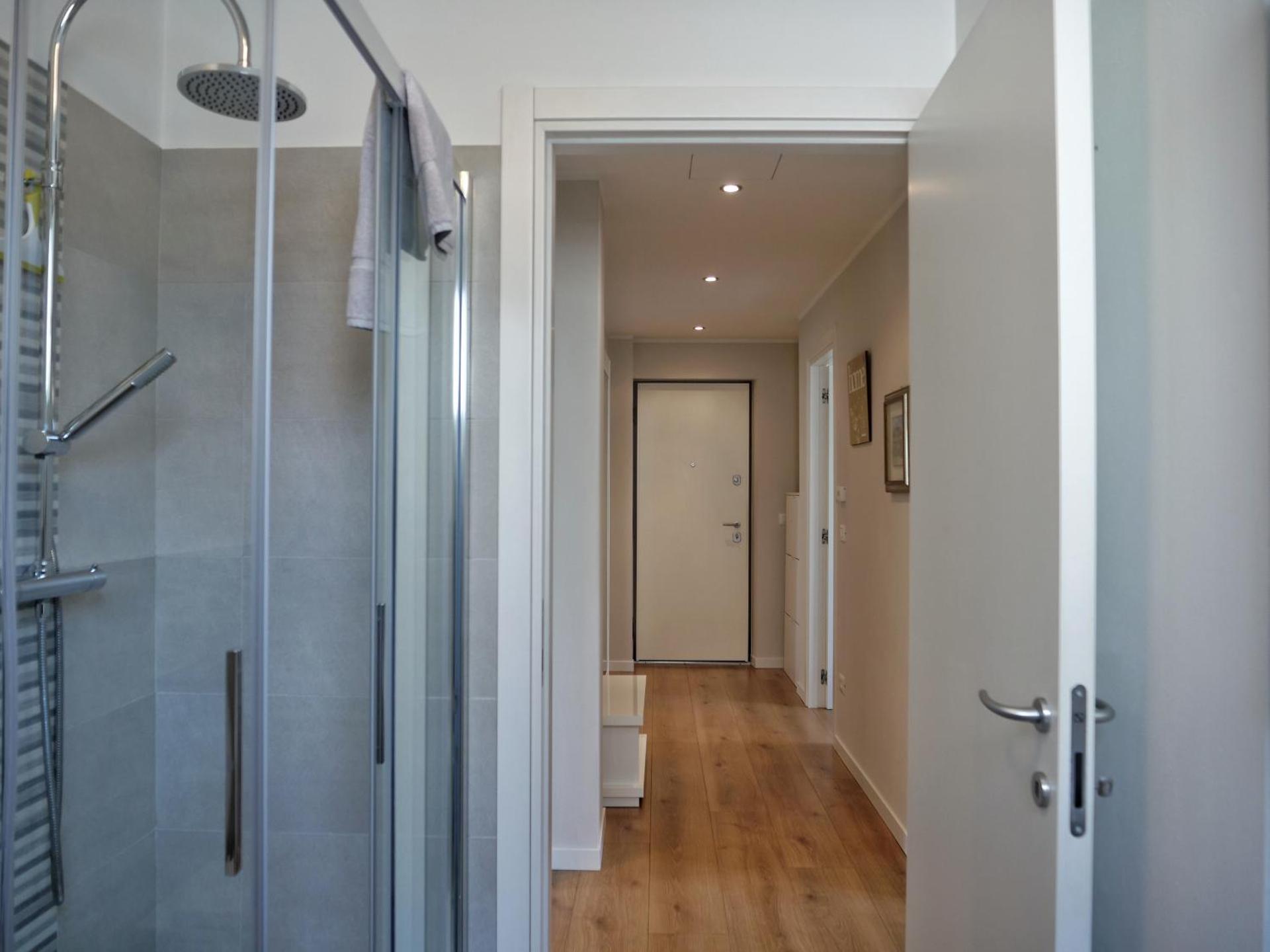 FARO DELL'ESTATE delizioso BICAMERA con POSTO AUTO dietro la SPIAGGIA