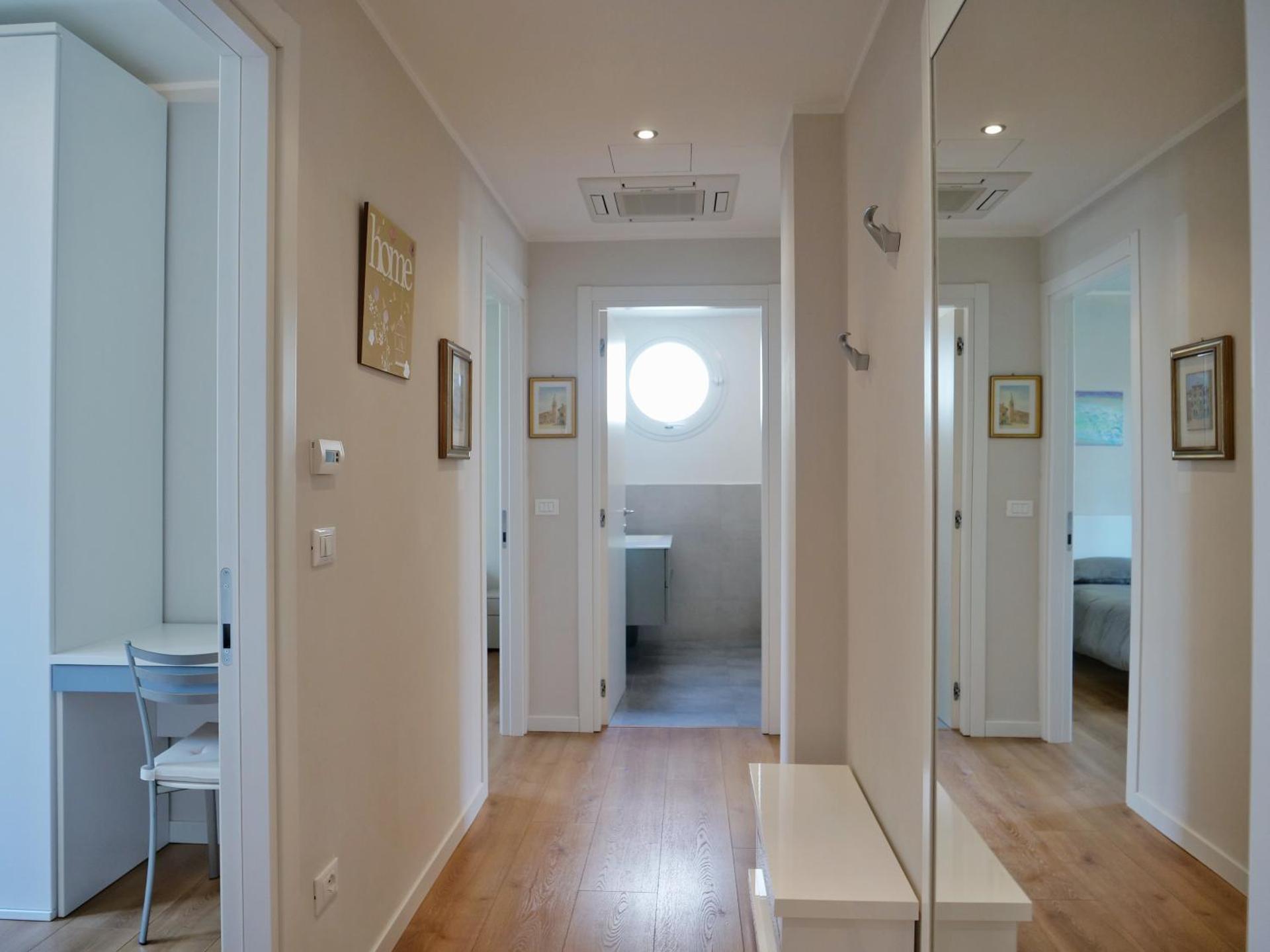 FARO DELL'ESTATE delizioso BICAMERA con POSTO AUTO dietro la SPIAGGIA