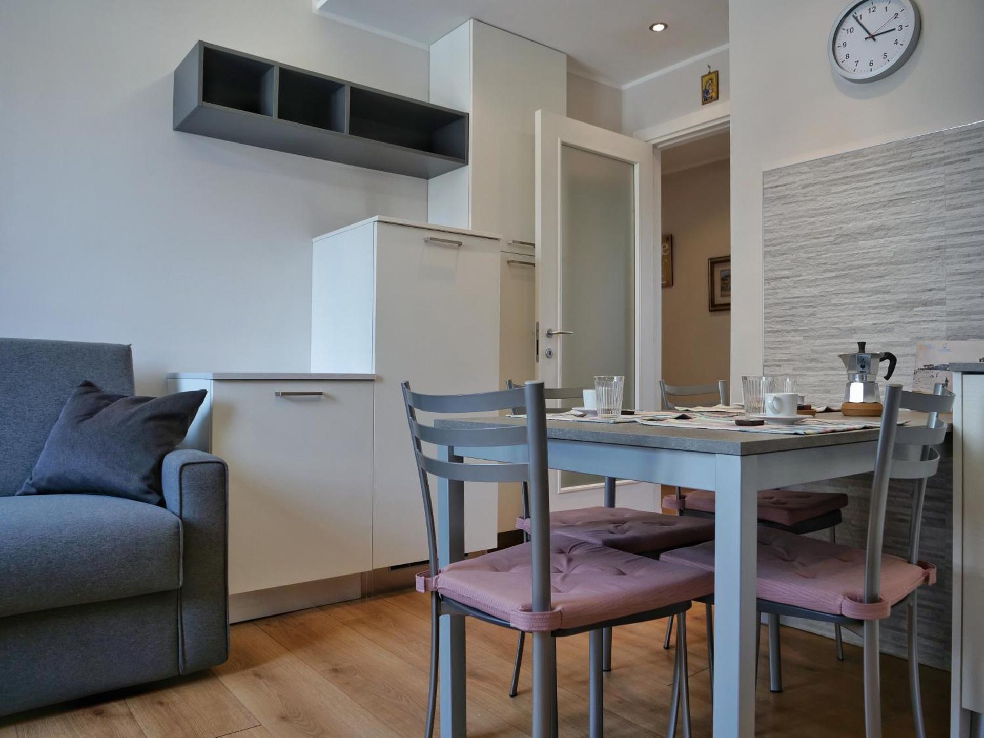 FARO DELL'ESTATE delizioso BICAMERA con POSTO AUTO dietro la SPIAGGIA