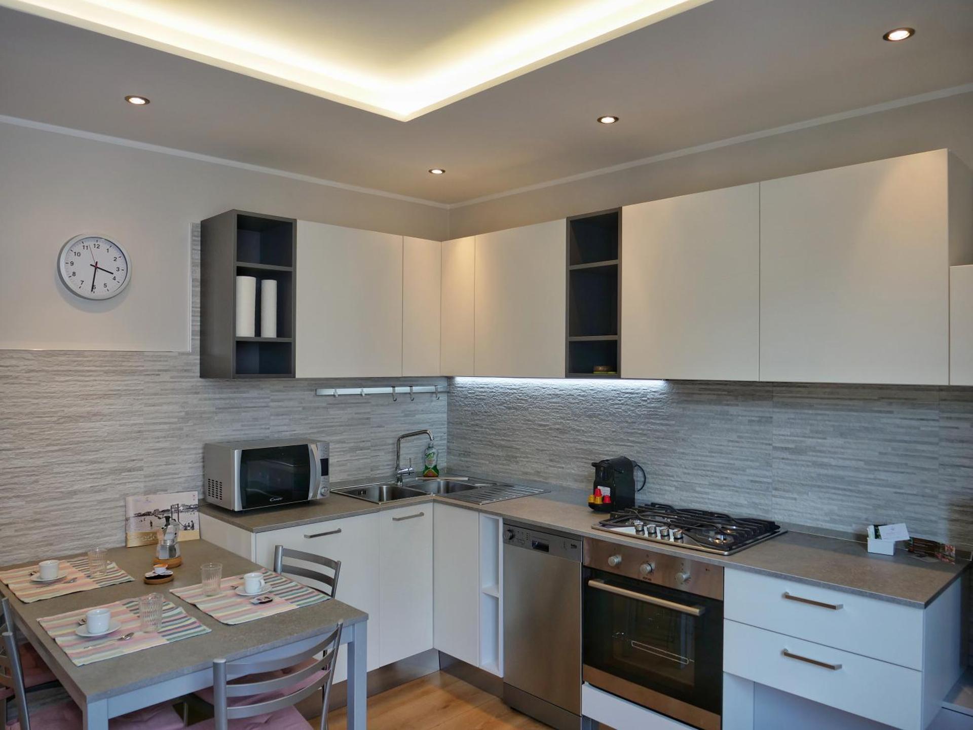 FARO DELL'ESTATE delizioso BICAMERA con POSTO AUTO dietro la SPIAGGIA