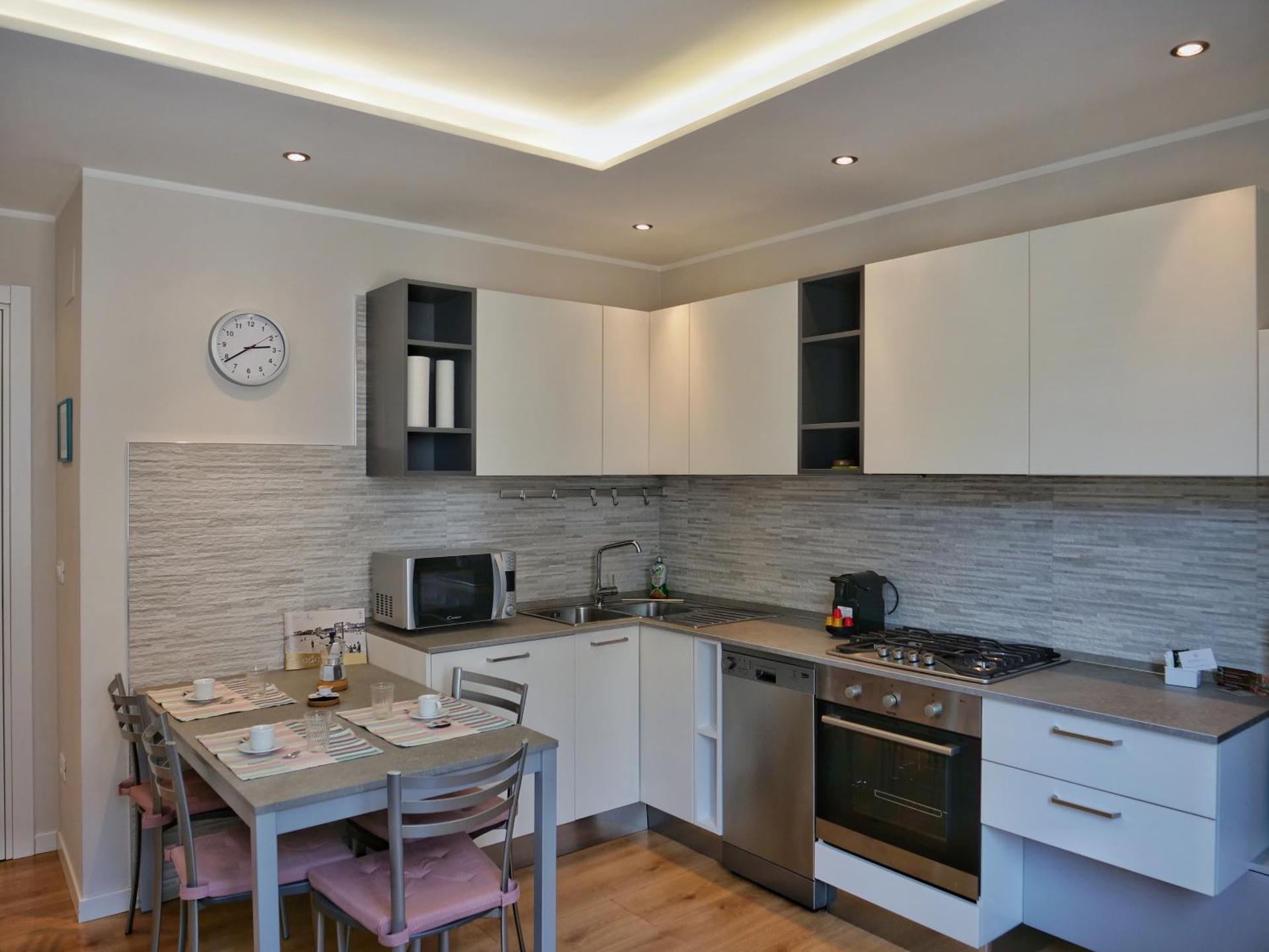 FARO DELL'ESTATE delizioso BICAMERA con POSTO AUTO dietro la SPIAGGIA