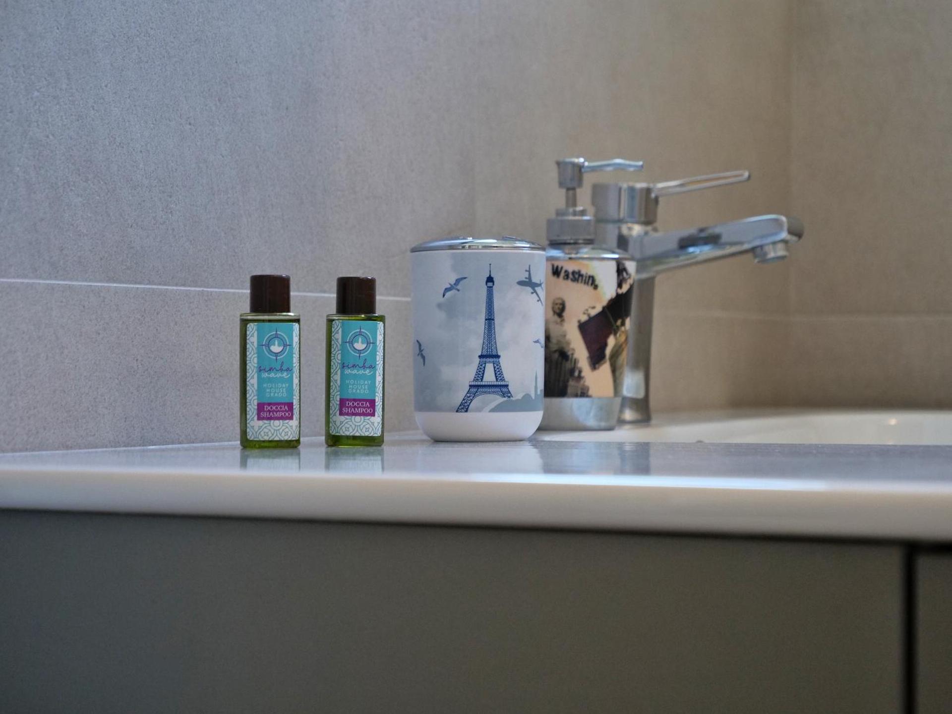 FARO DELL'ESTATE delizioso BICAMERA con POSTO AUTO dietro la SPIAGGIA