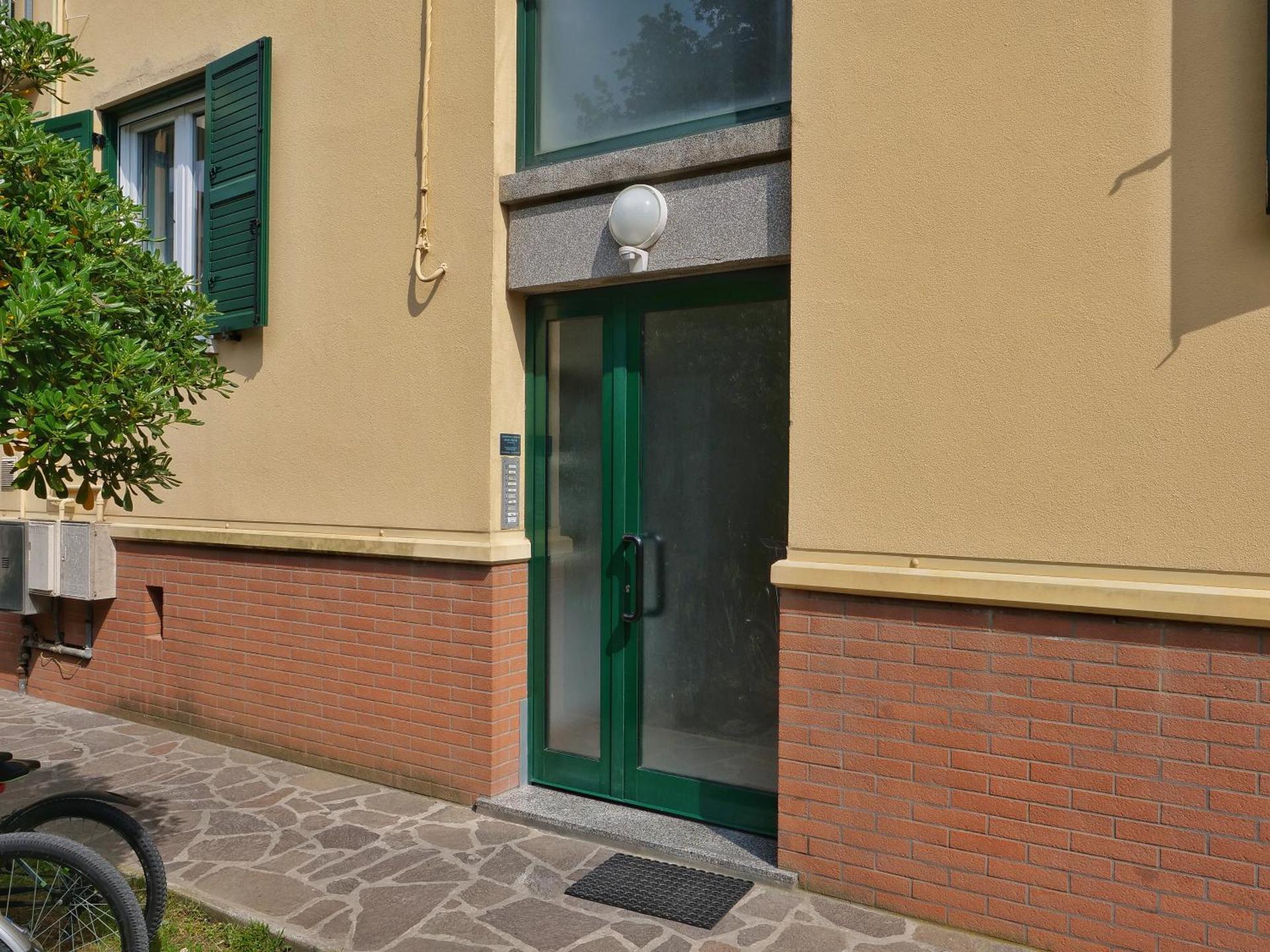 FARO DELL'ESTATE delizioso BICAMERA con POSTO AUTO dietro la SPIAGGIA