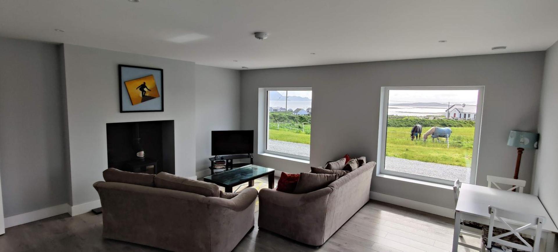 Communal lounge/ TV room