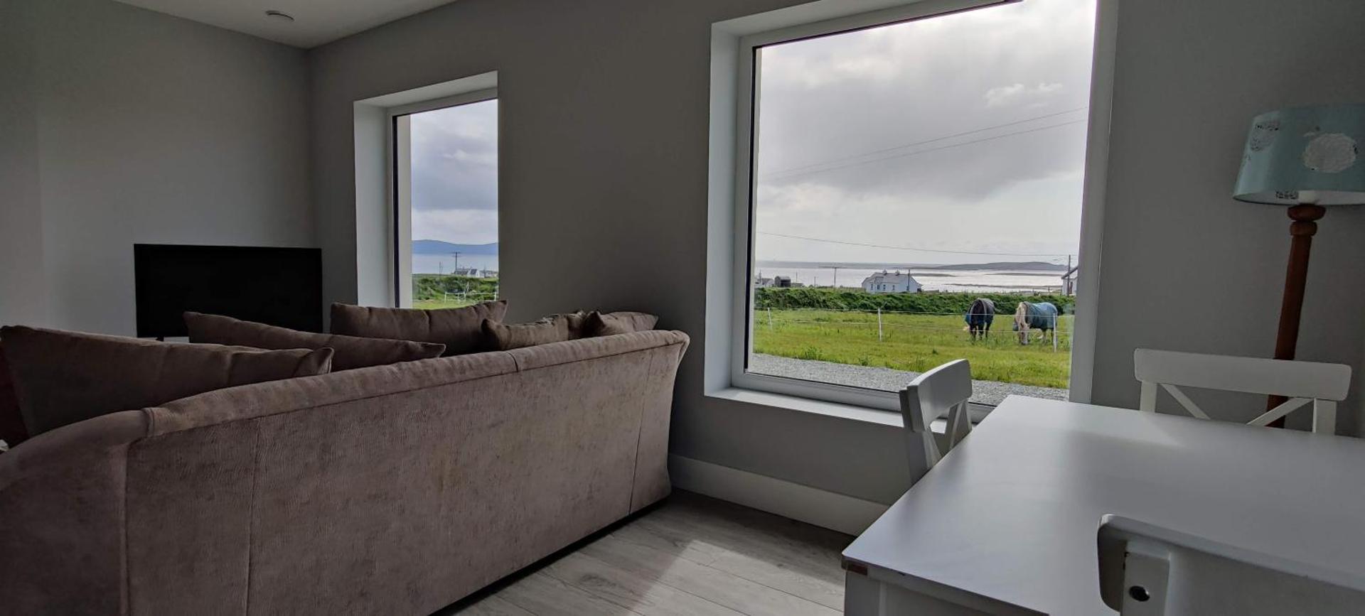 Communal lounge/ TV room