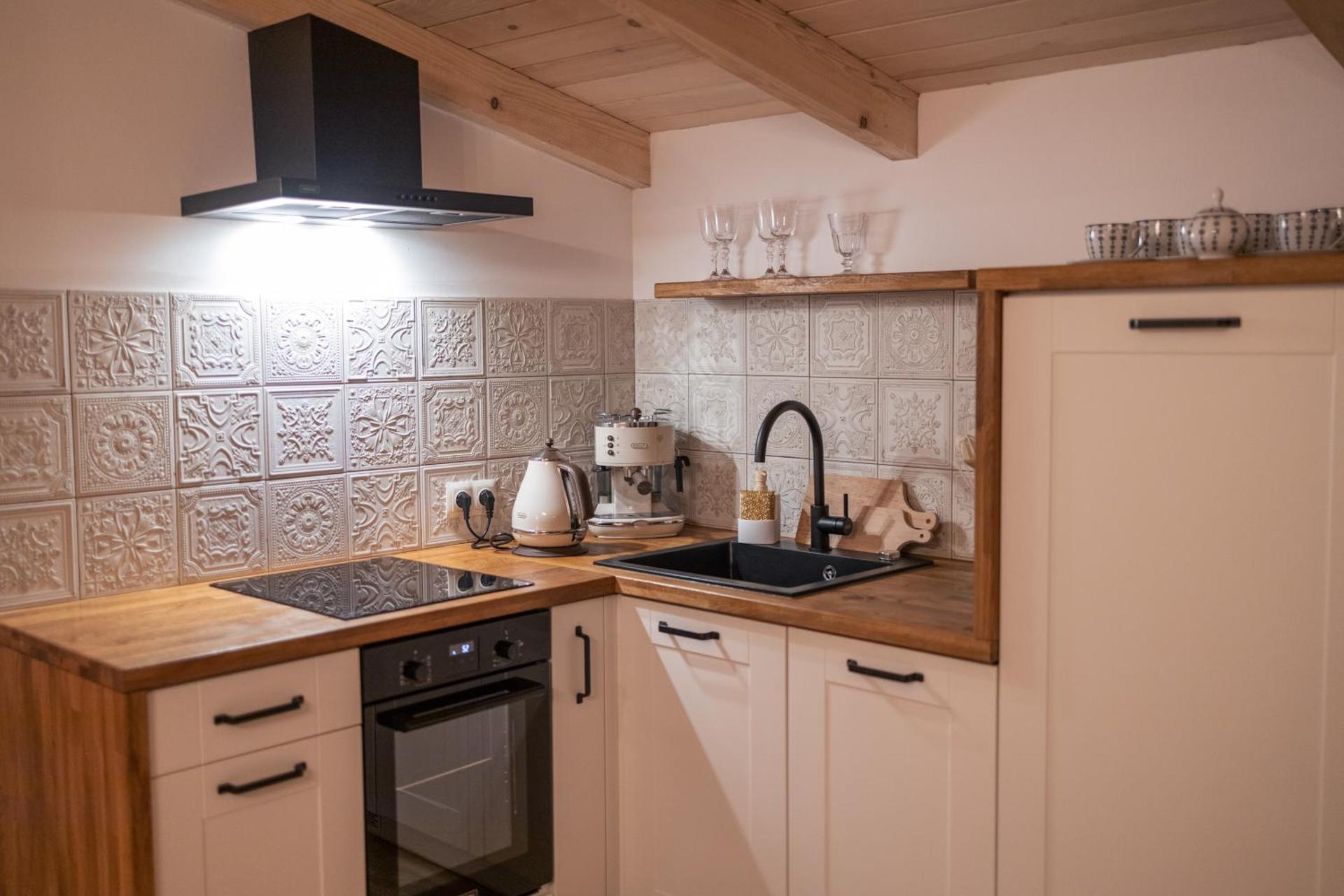 Anielski Zakątek Solina - balia z jacuzzi i sauna w cenie pobytu