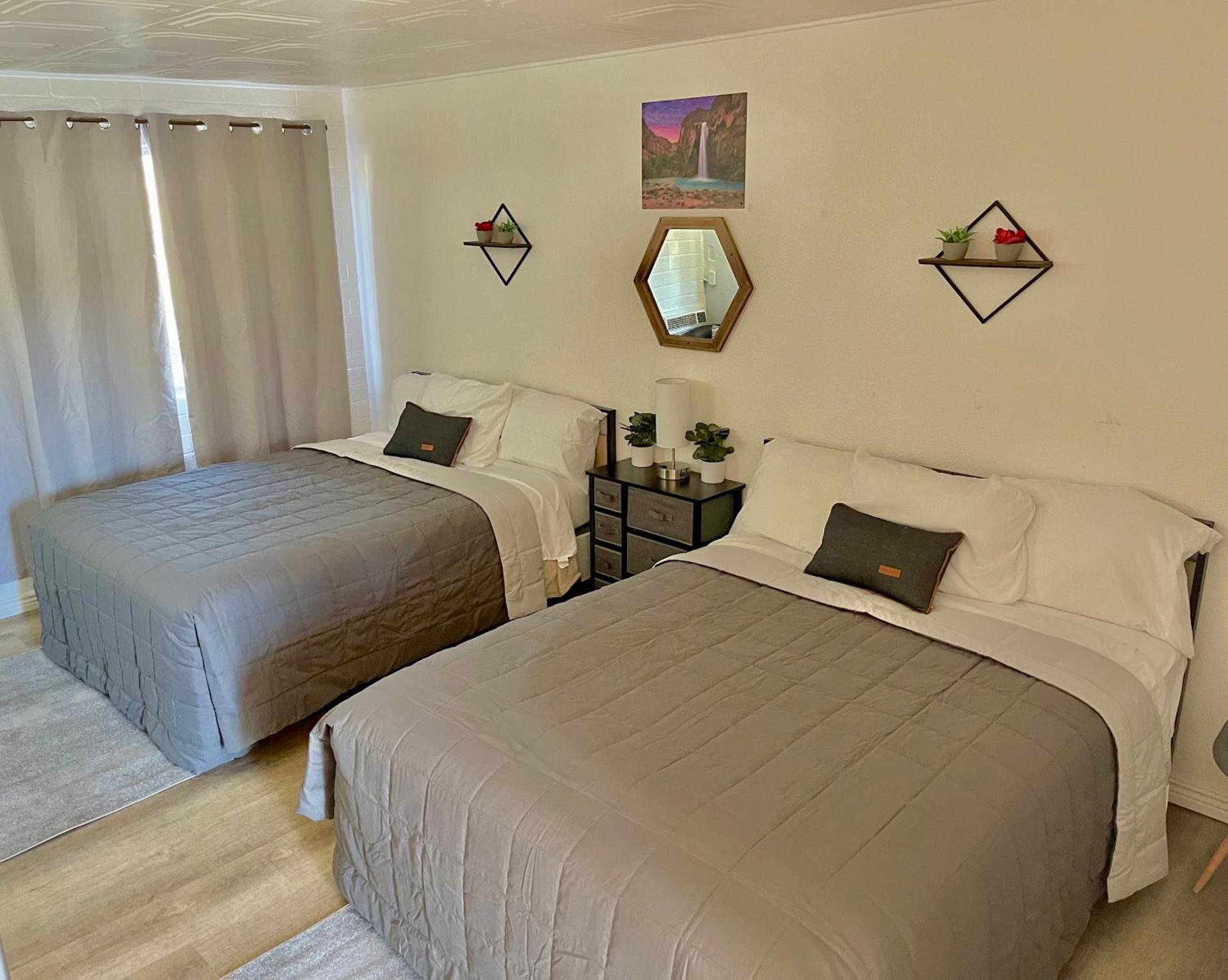 Canyon's Edge Route 66 Motel