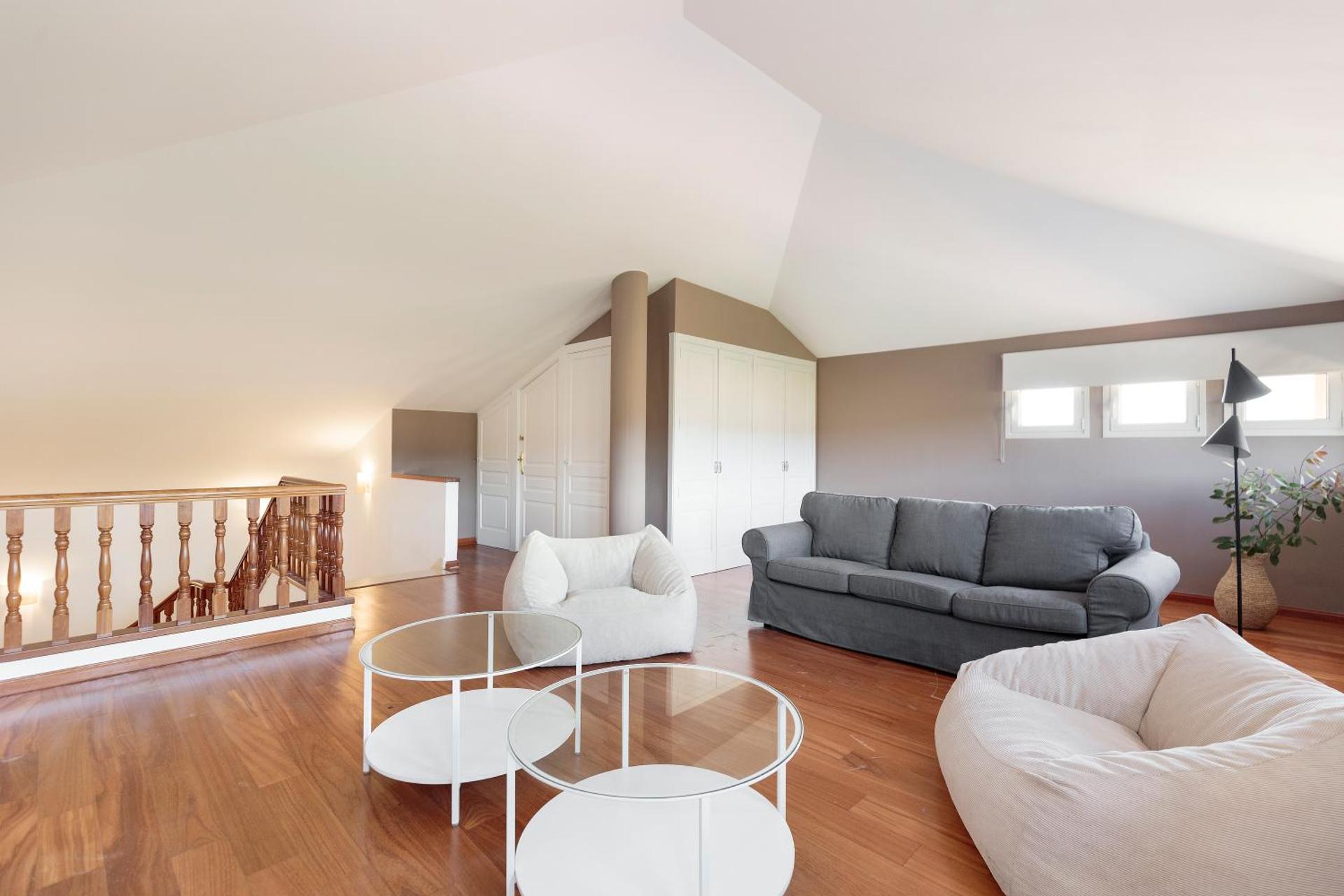 Communal lounge/ TV room