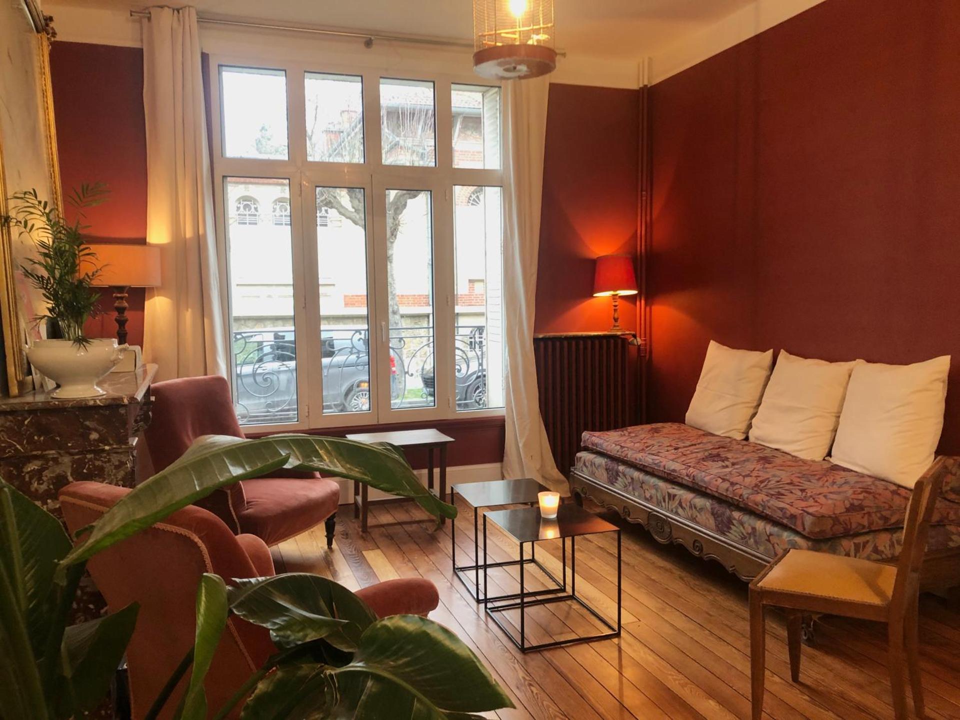 Communal lounge/ TV room