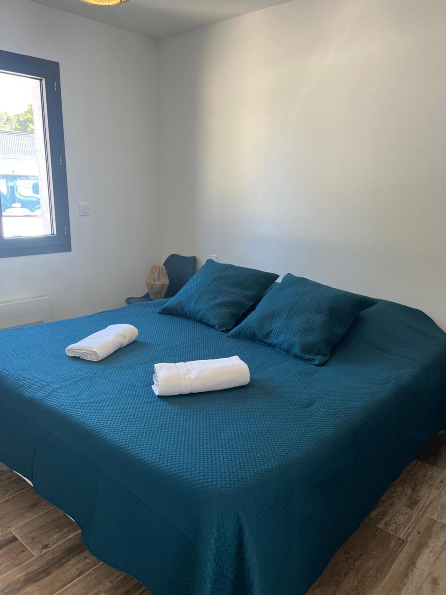 Les jardins de la Gravière à 5 mn de Lourmarin avec piscine privée