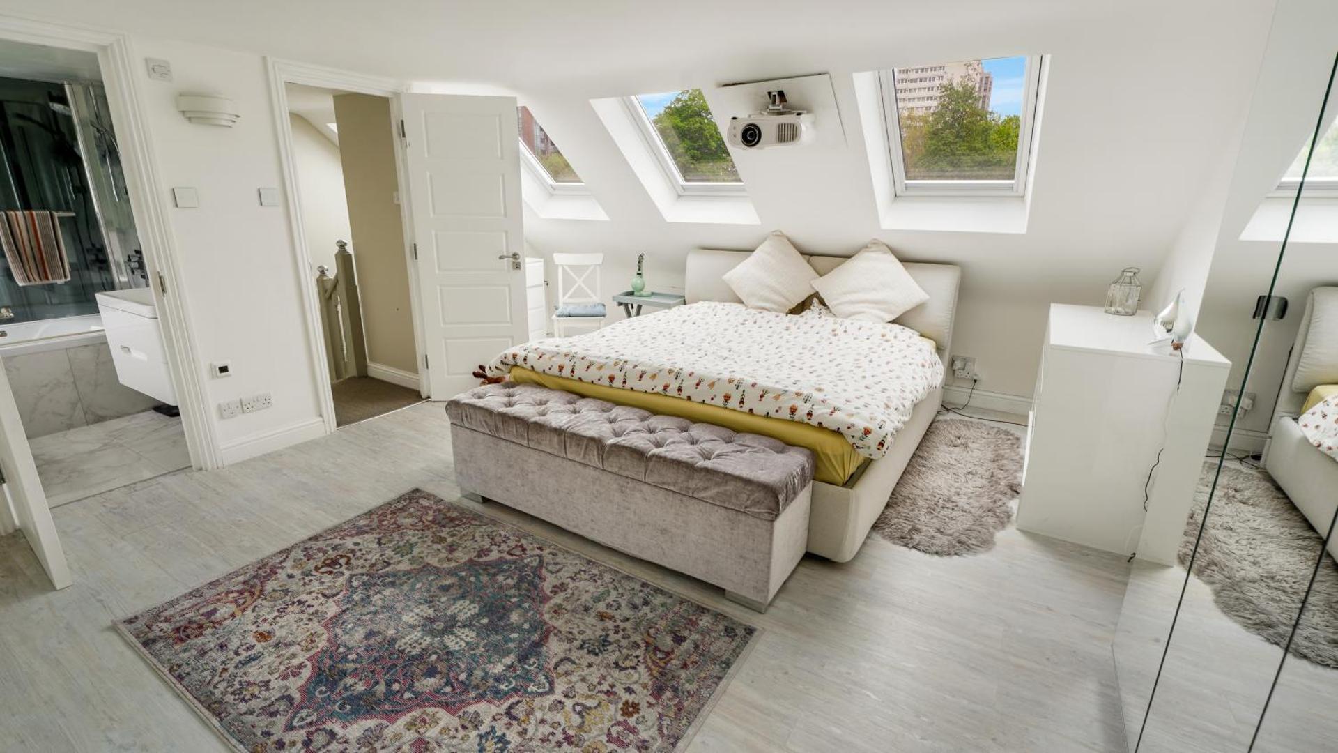 Cosy Luxurious Family Home