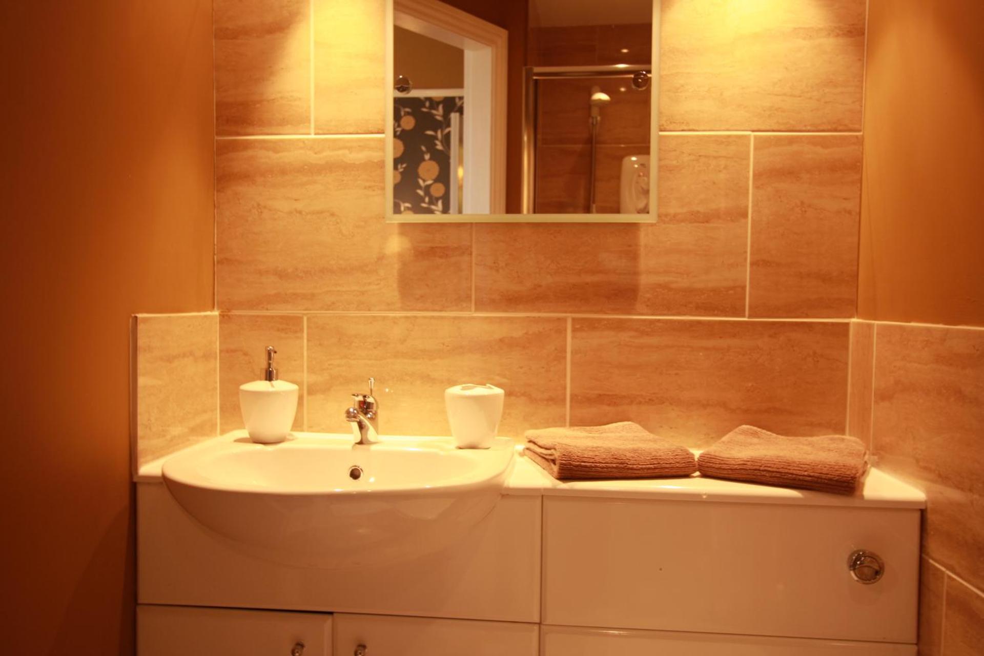 Double Ensuite - Second Floor - Room 7