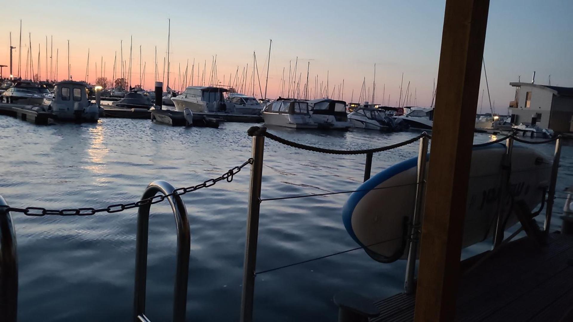 4 Sterne Dtv Floating House