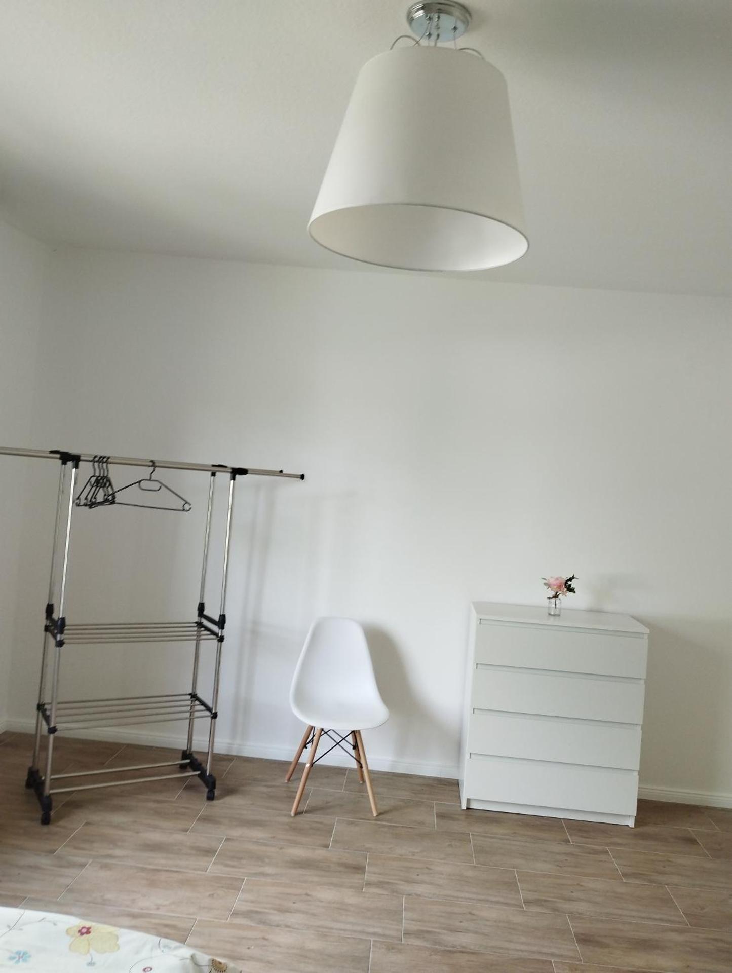 Appartement 4 Personen - Zimmer in Wohnung, zentral, ruhig, modern