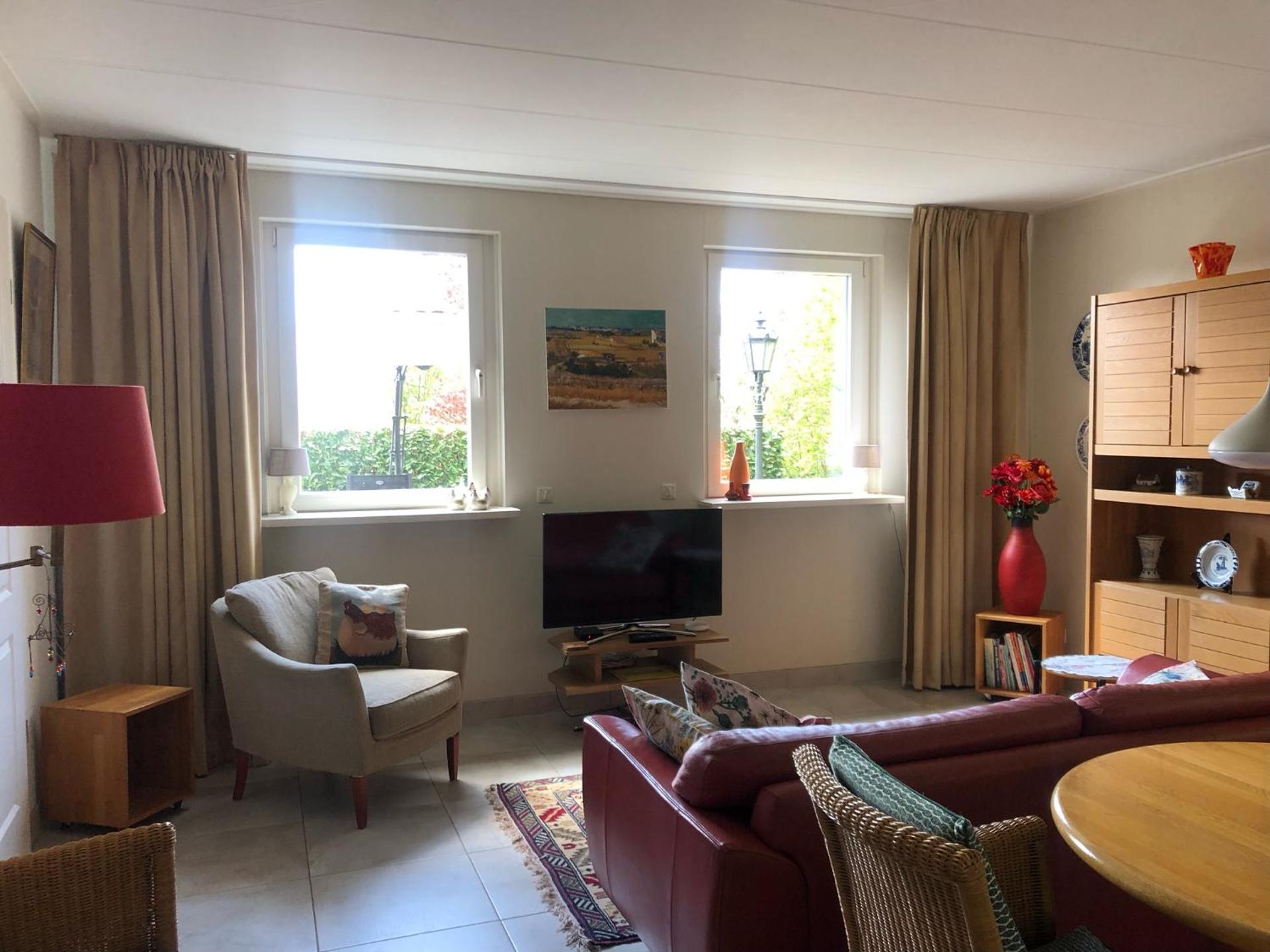 Communal lounge/ TV room