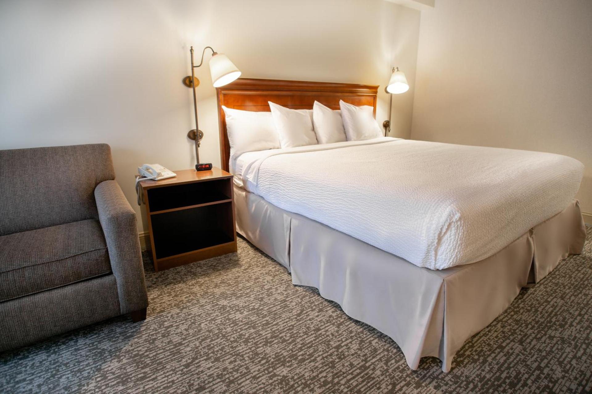 King Room - Non-Smoking