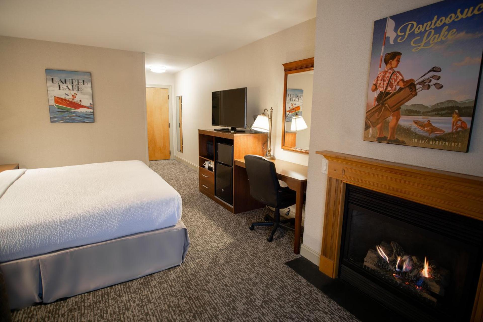 Deluxe King Room - Non-Smoking