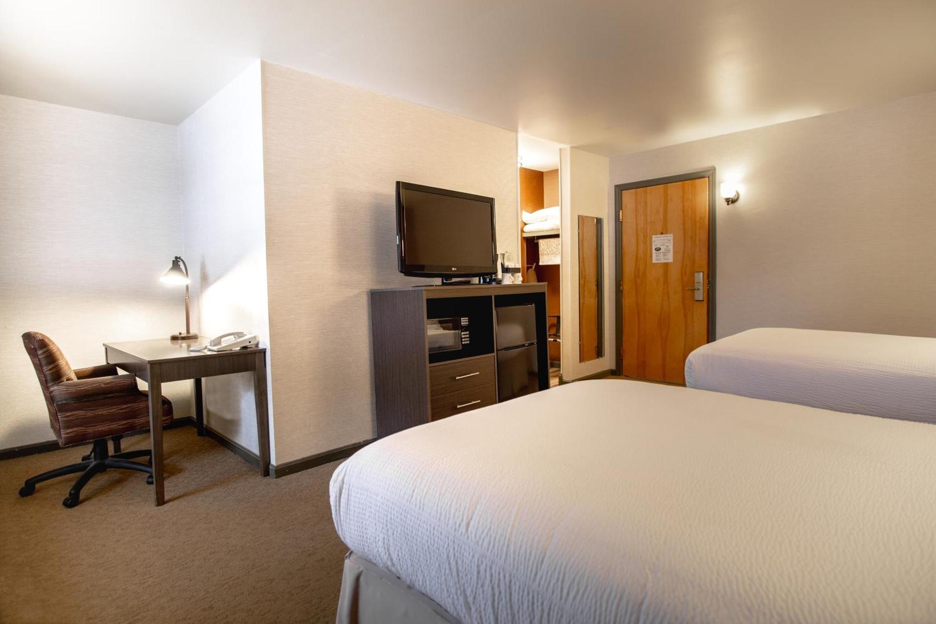 Deluxe Double Room with Two Double Beds - Non-Smoking