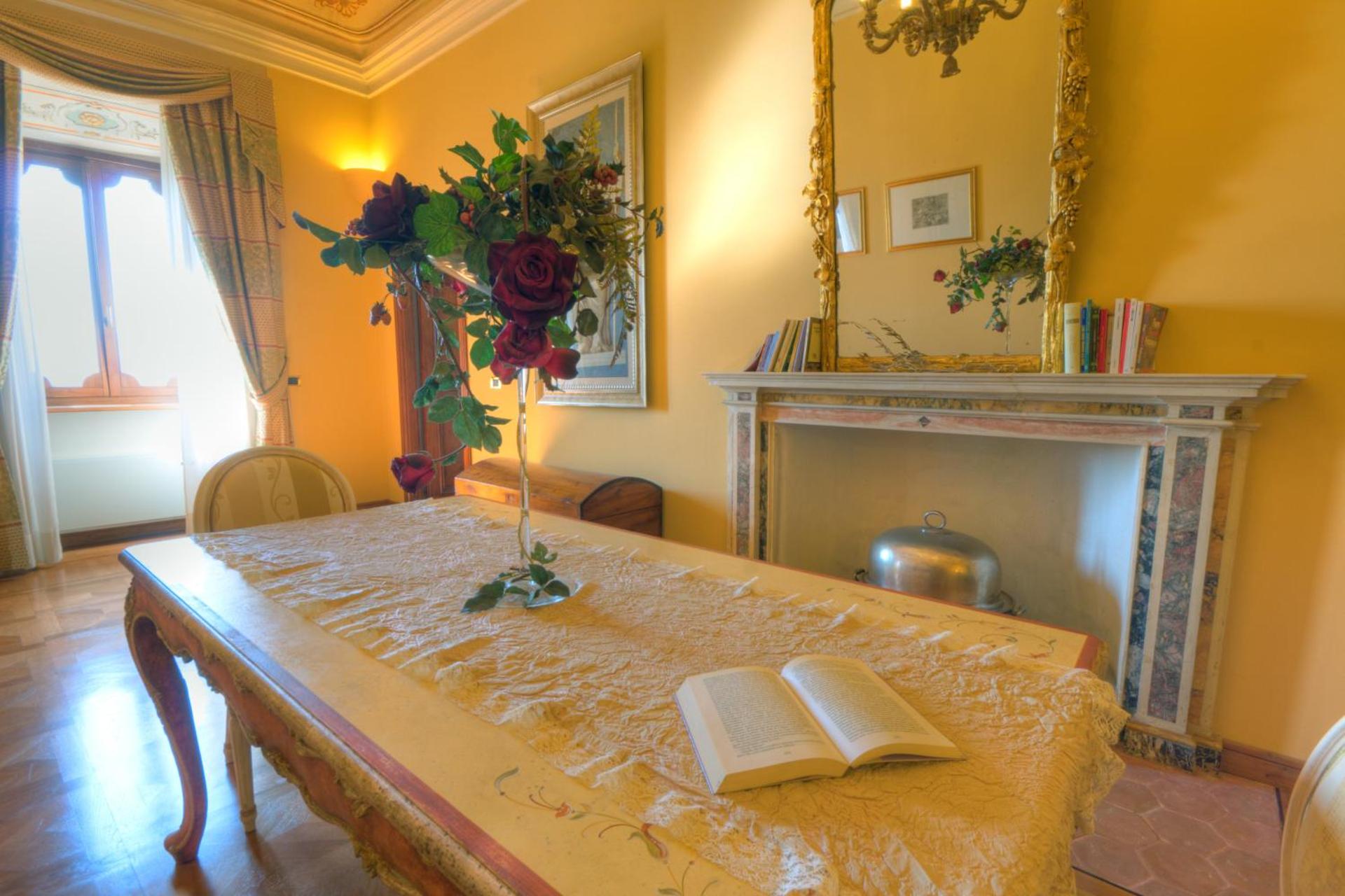 Communal lounge/ TV room