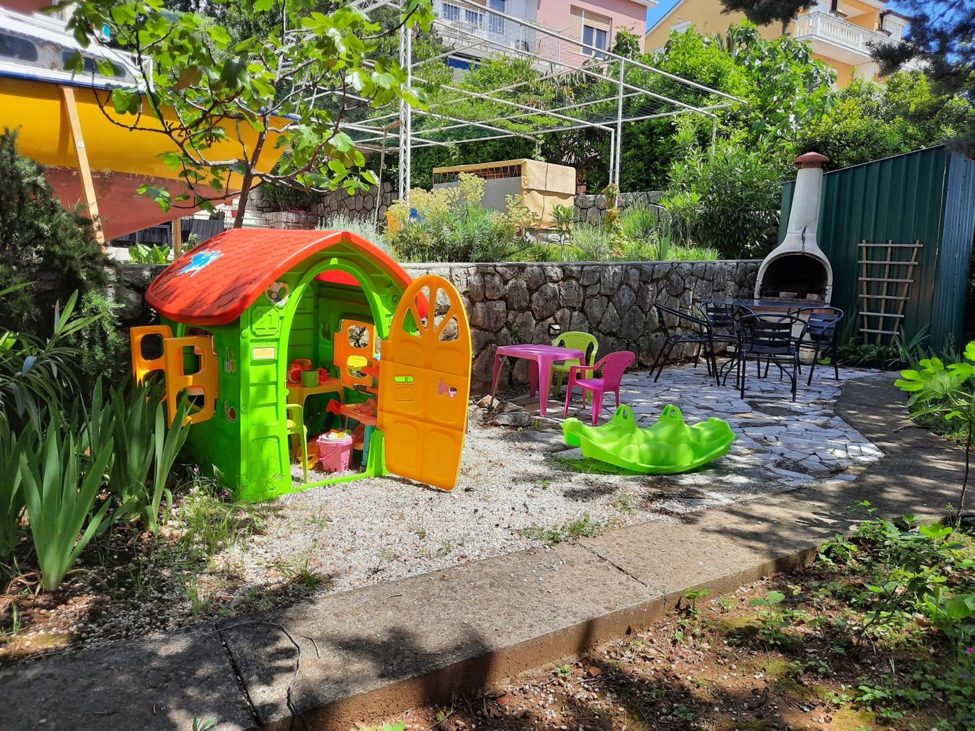 Apartment with terace