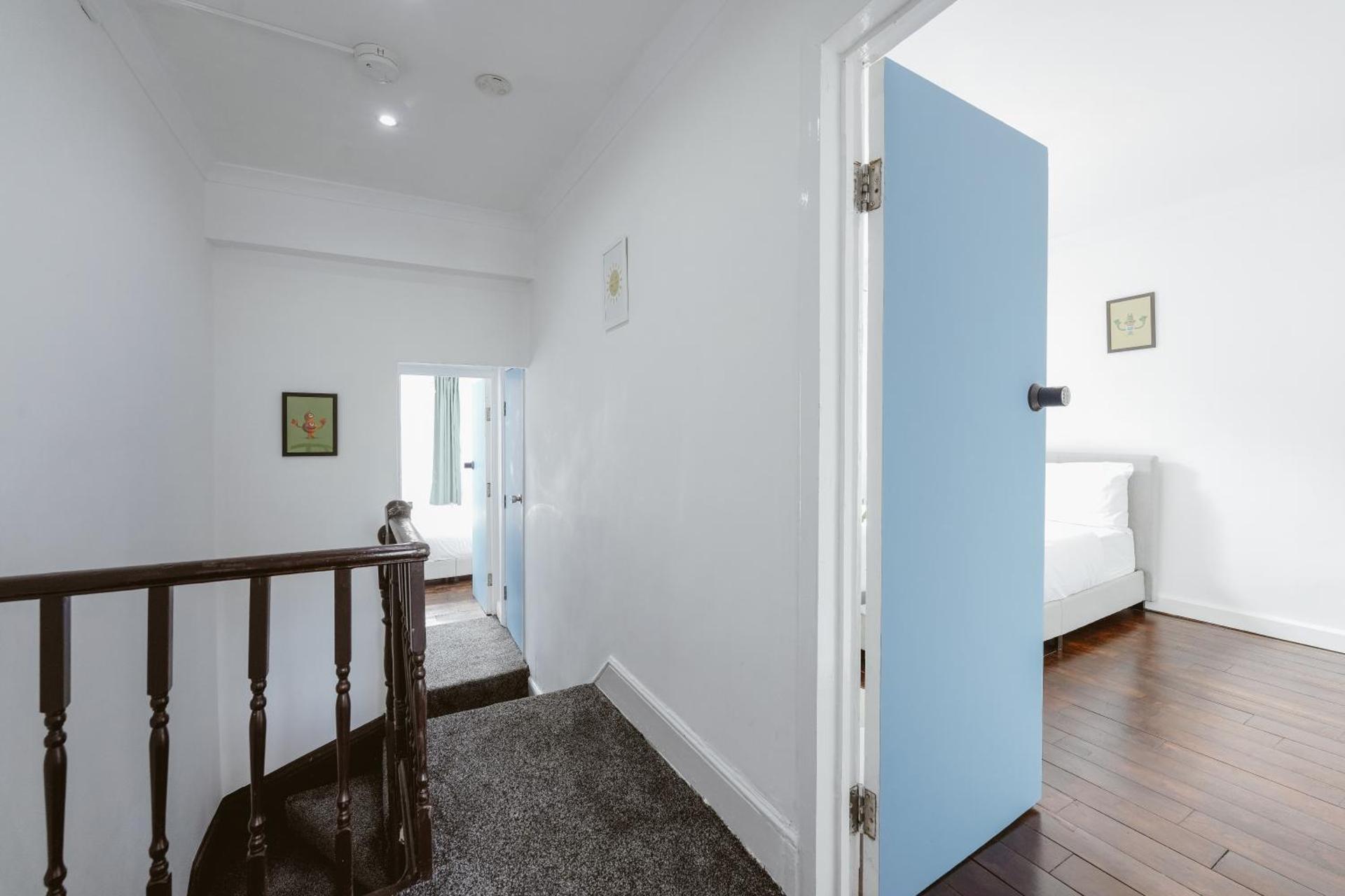 Great Rooms in Stepney Green Station - 12