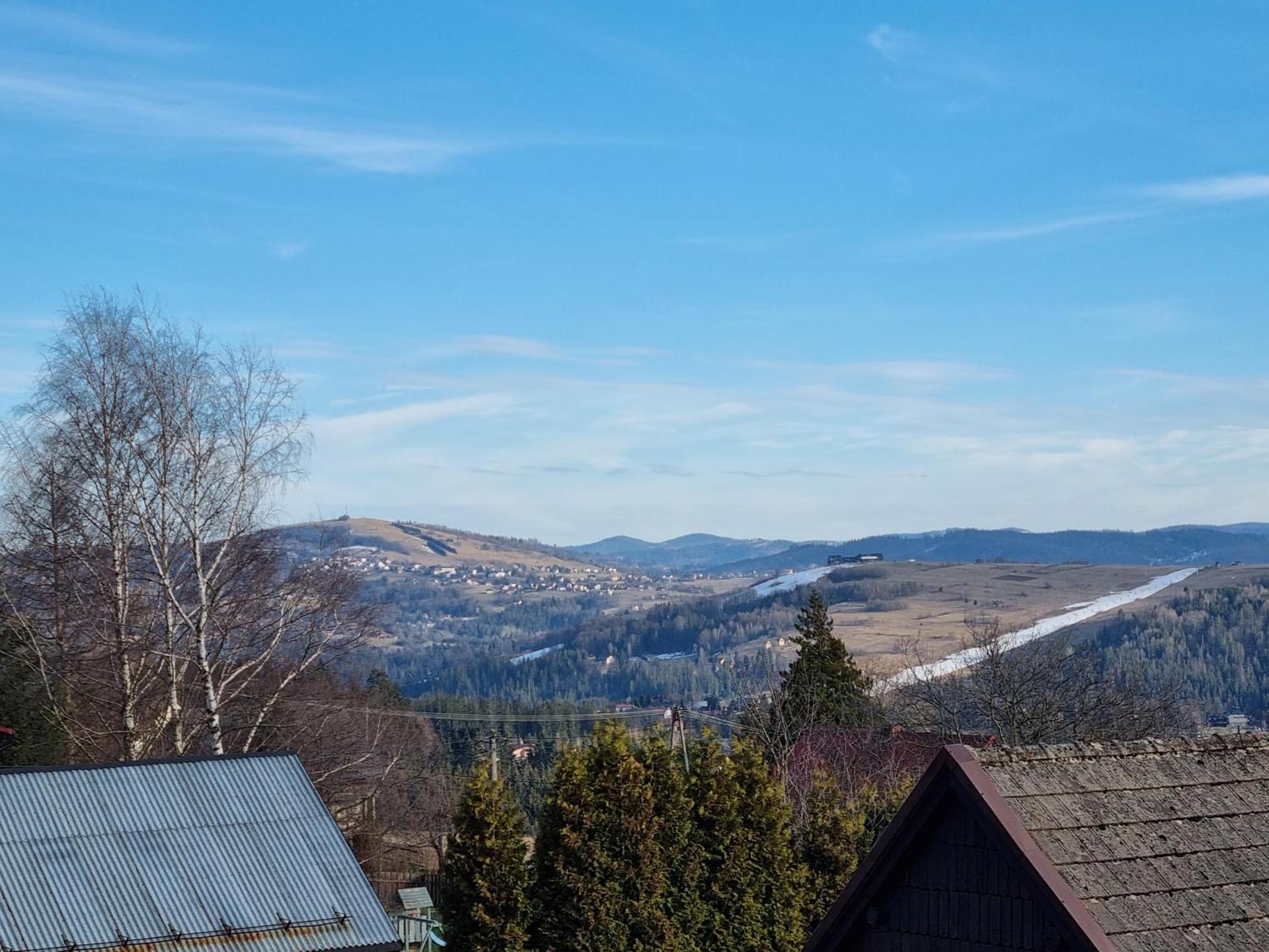 Koronkowa Chatka w Beskidach