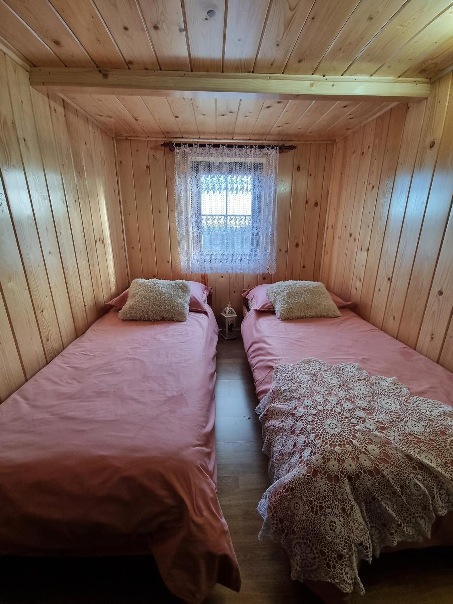 Koronkowa Chatka w Beskidach