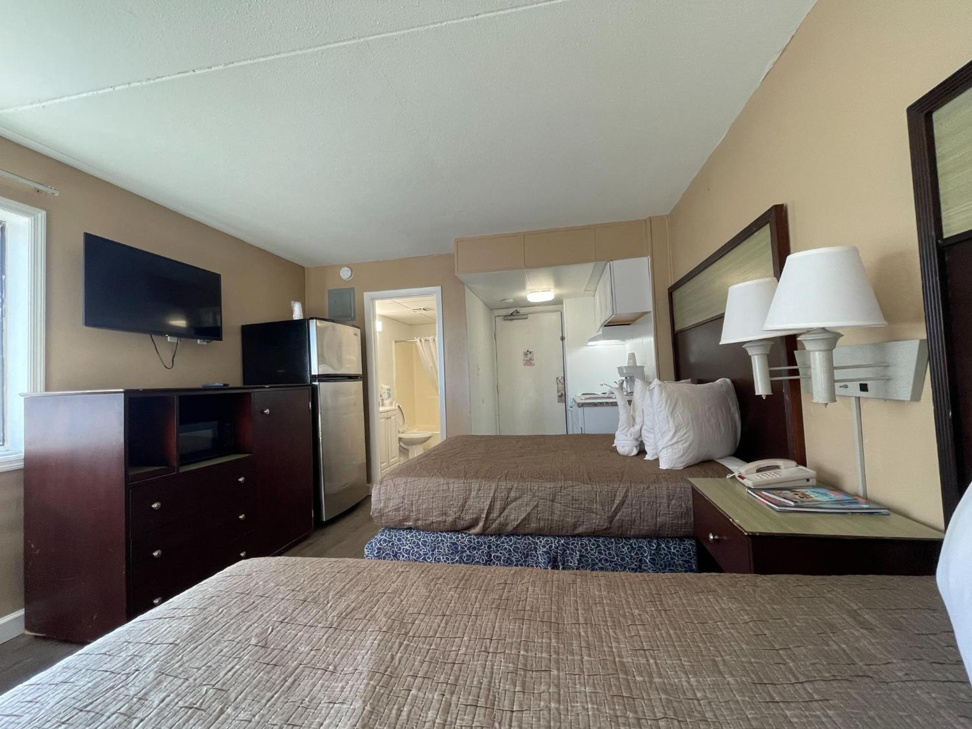 Polynesian Oceanfront Hotel