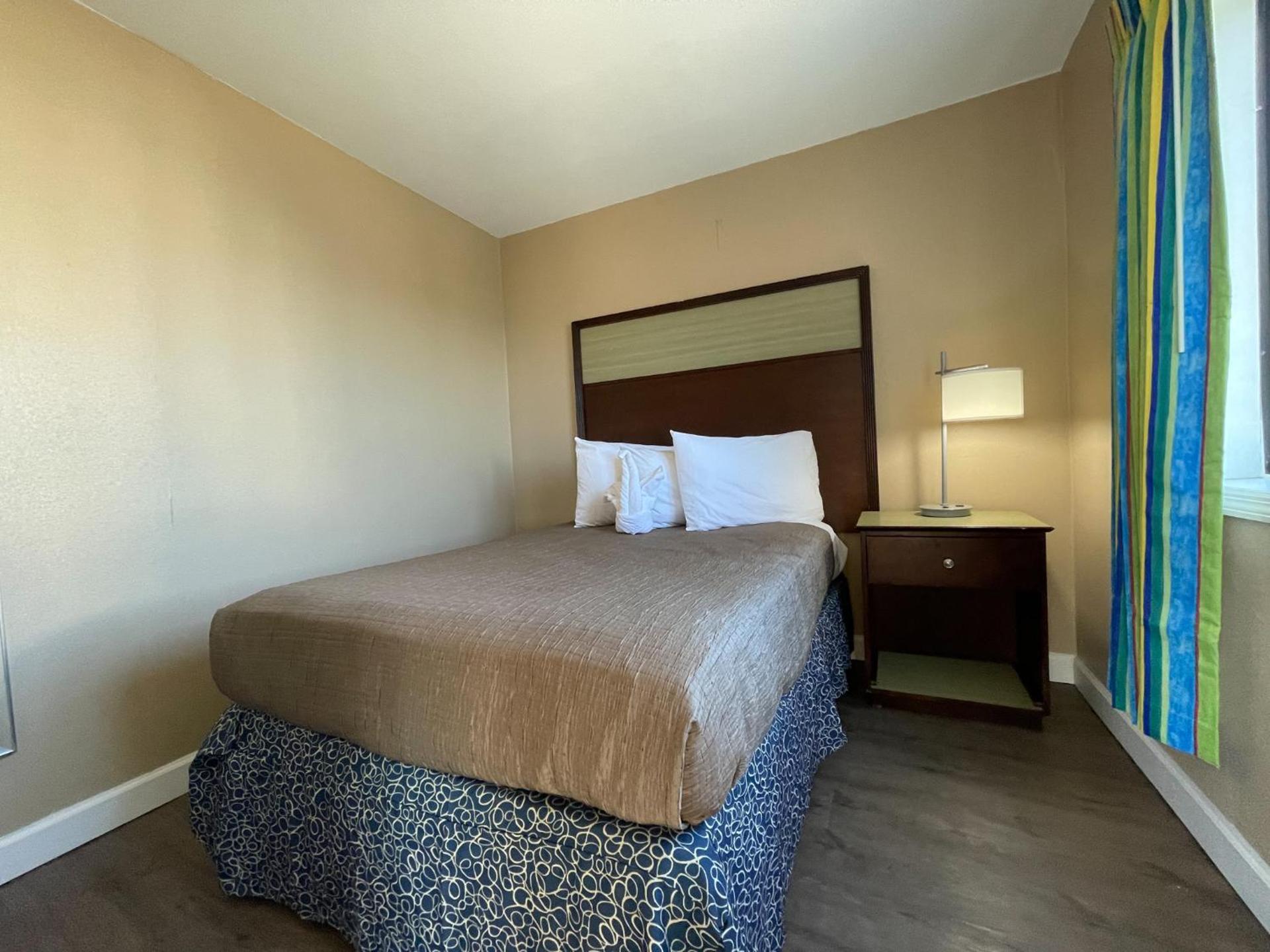 Polynesian Oceanfront Hotel