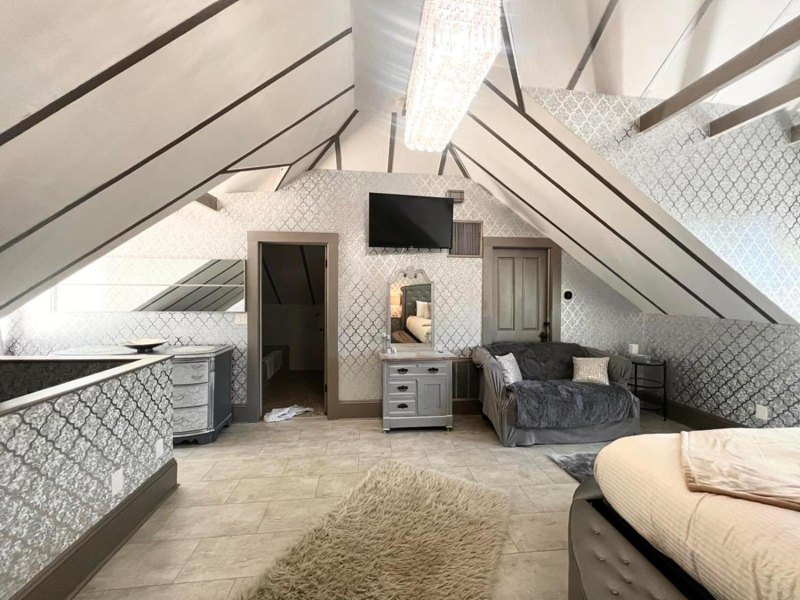 1001 Nights Historic Bed and Breakfast Adults Only