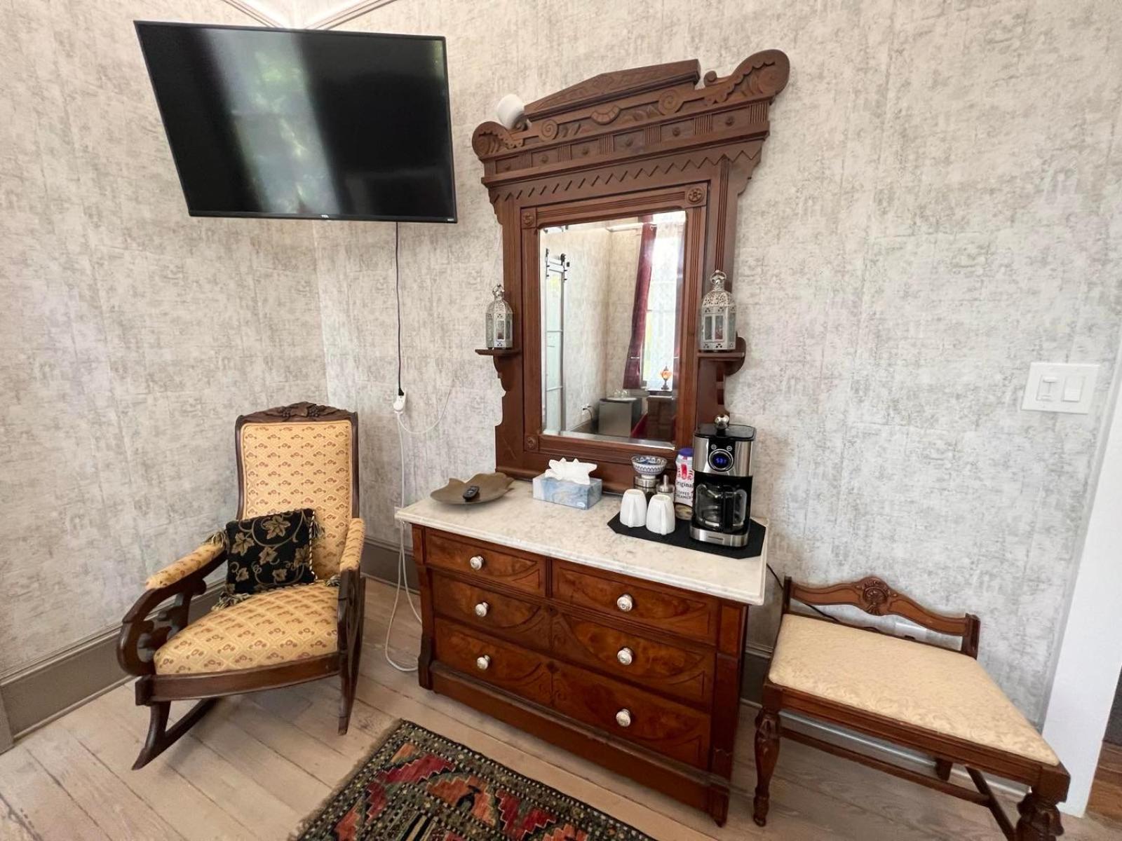 1001 Nights Historic Bed and Breakfast Adults Only