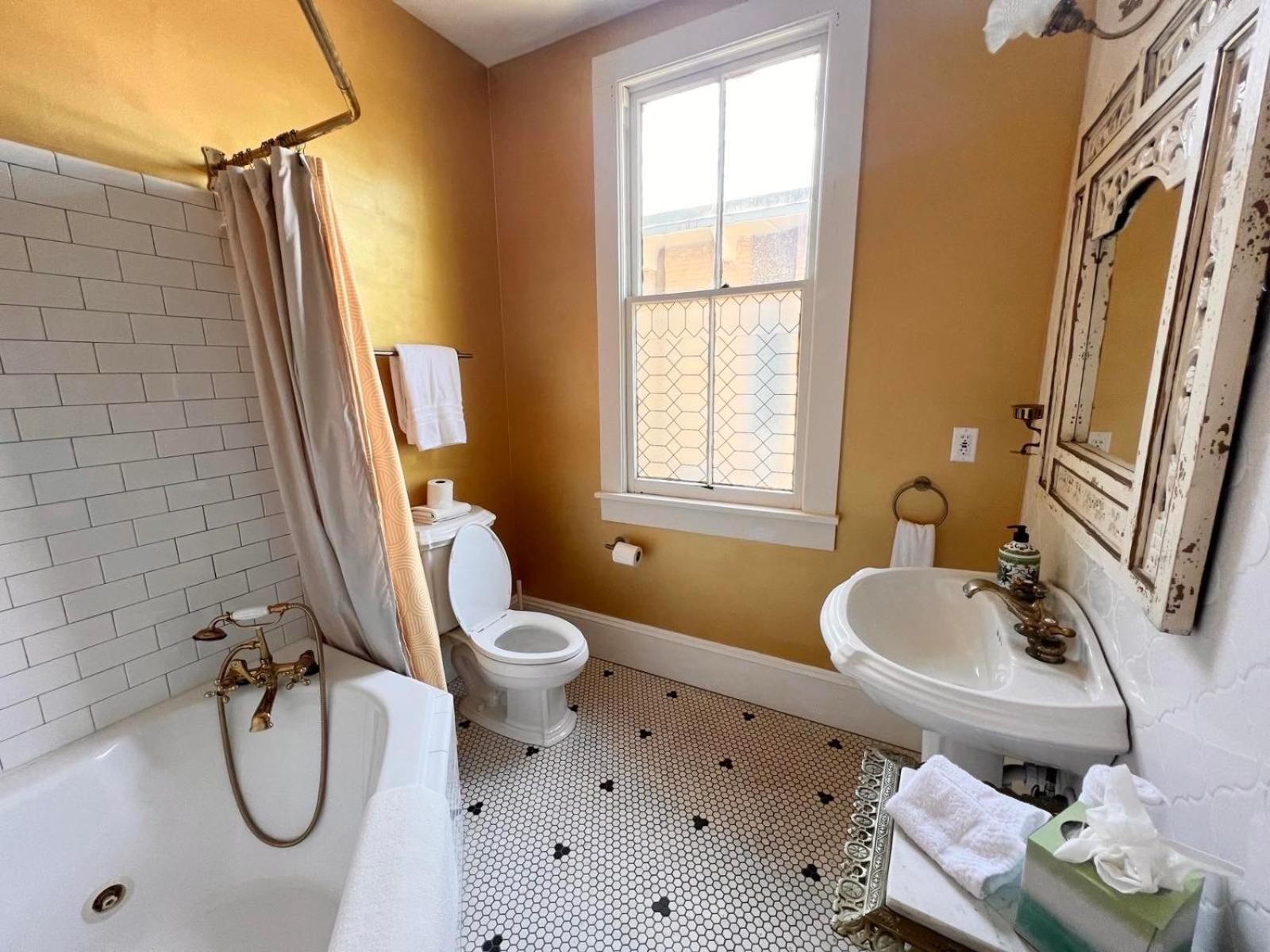 1001 Nights Historic Bed and Breakfast Adults Only