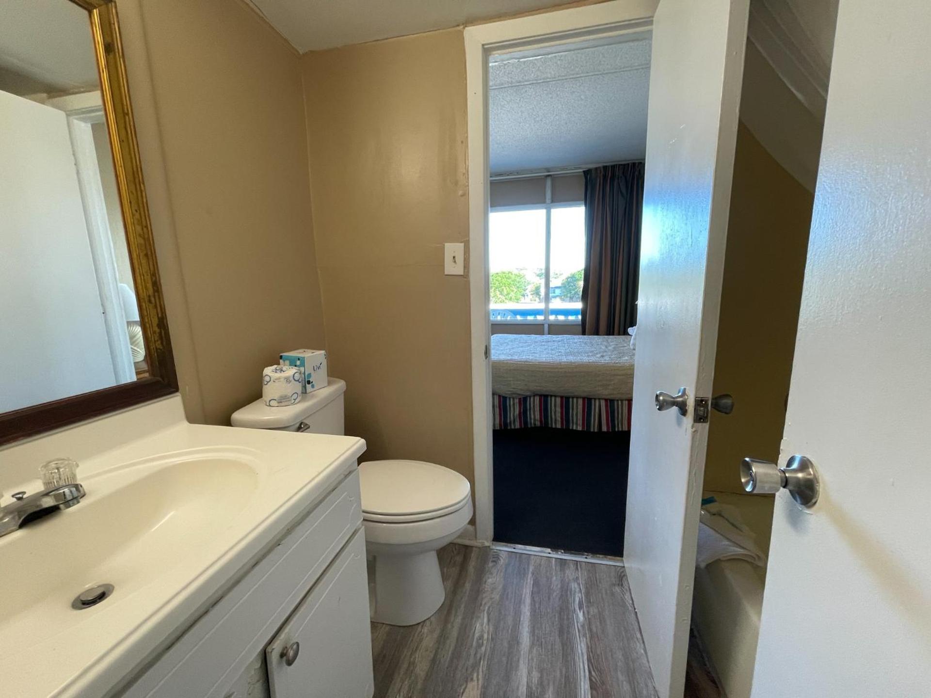 Queen Room with Street View