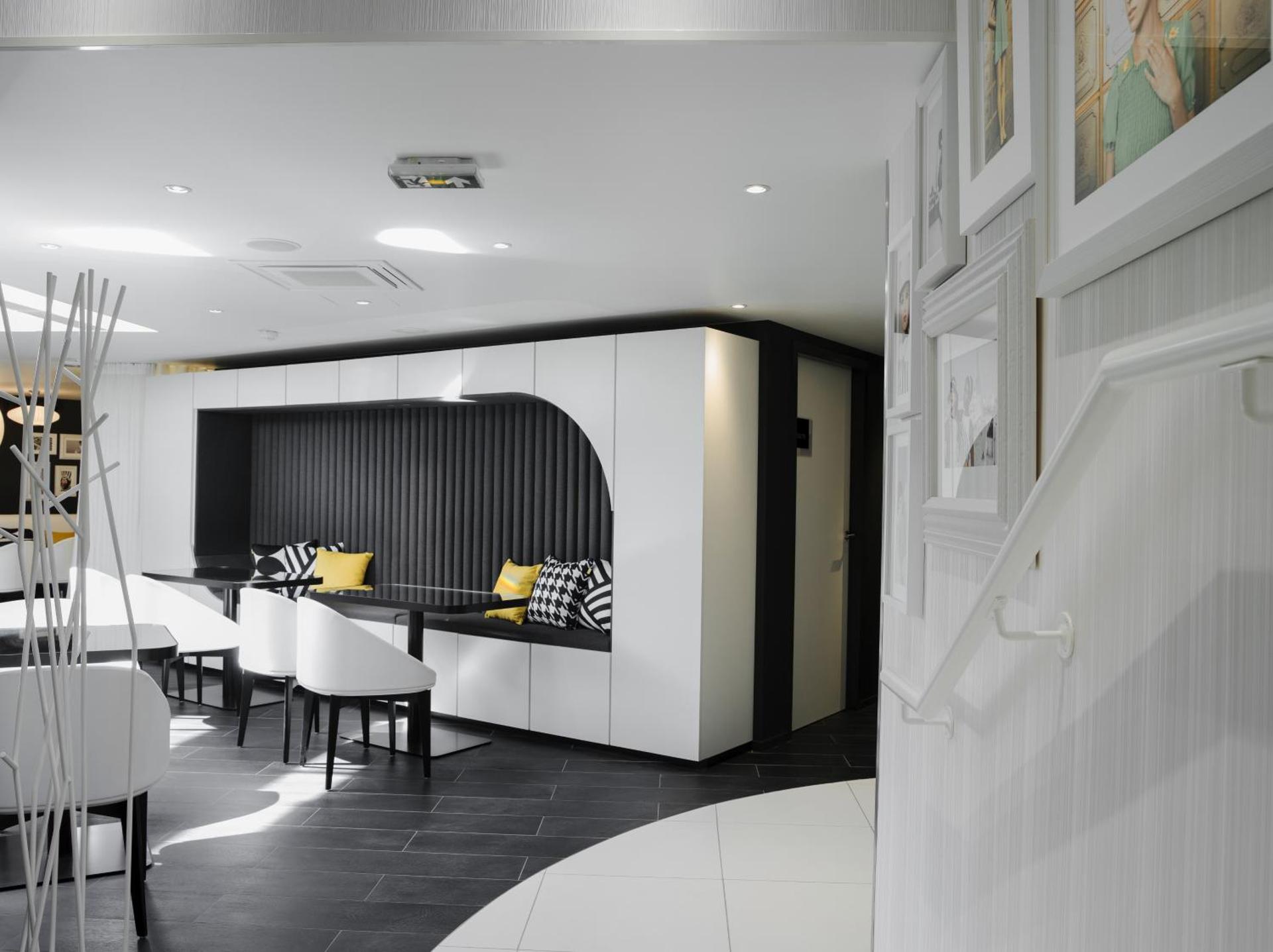 Communal lounge/ TV room