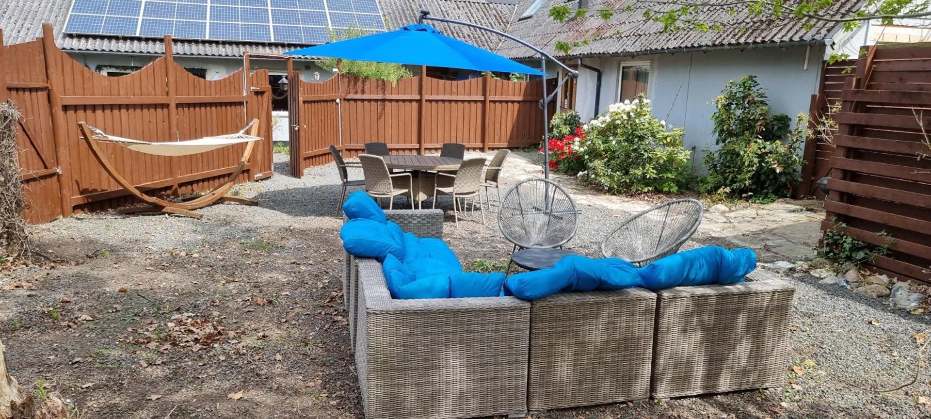 The parrot hotel, live in a rescue animal park