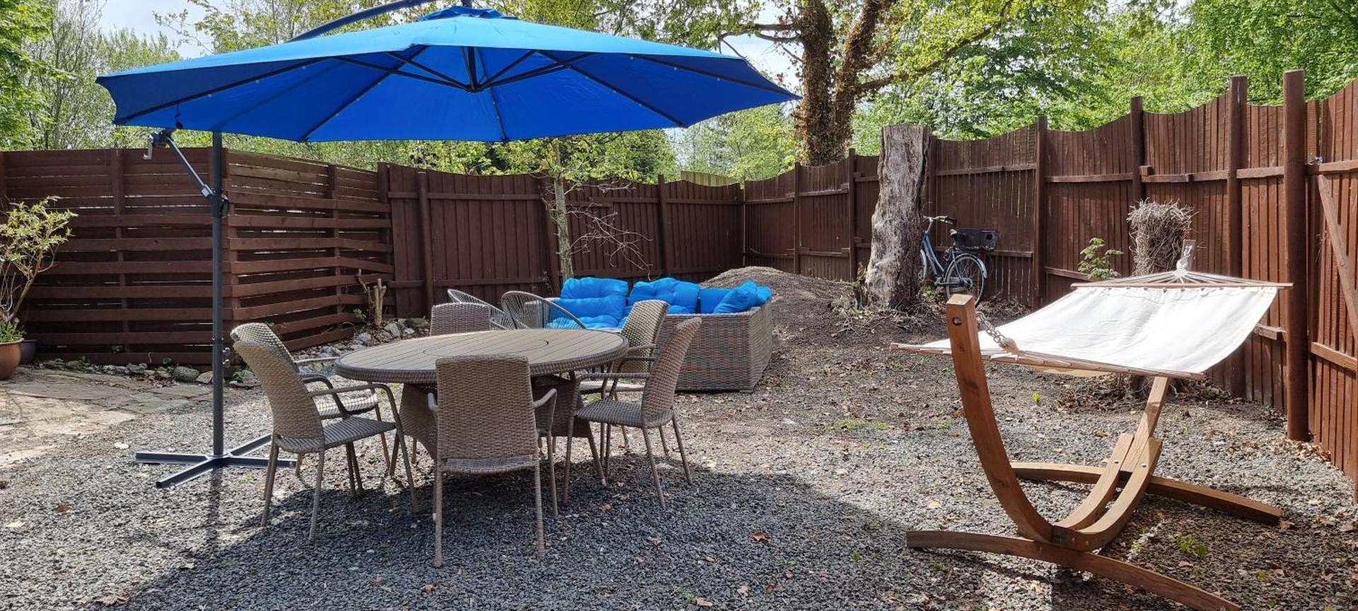 The parrot hotel, live in a rescue animal park