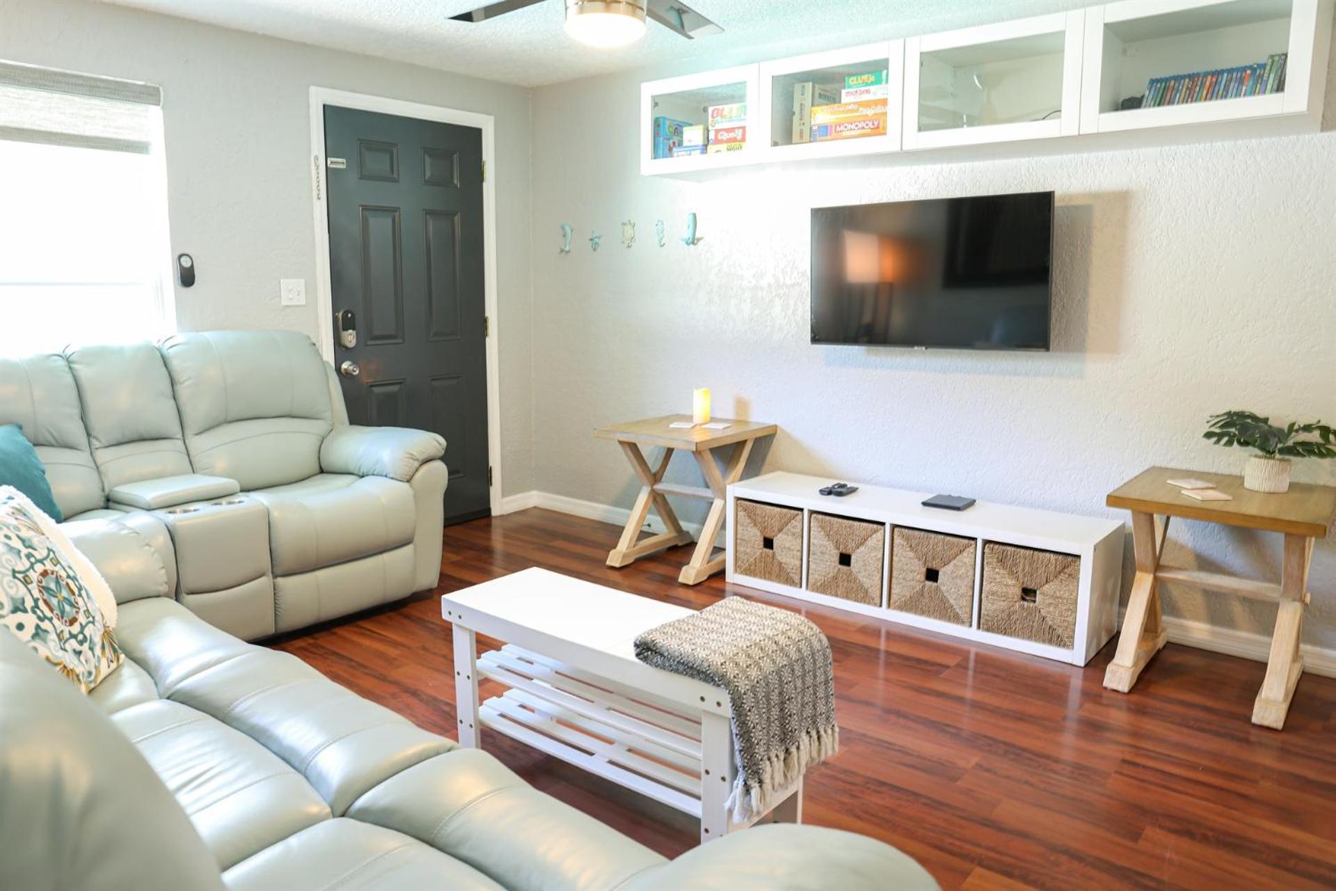 Communal lounge/ TV room