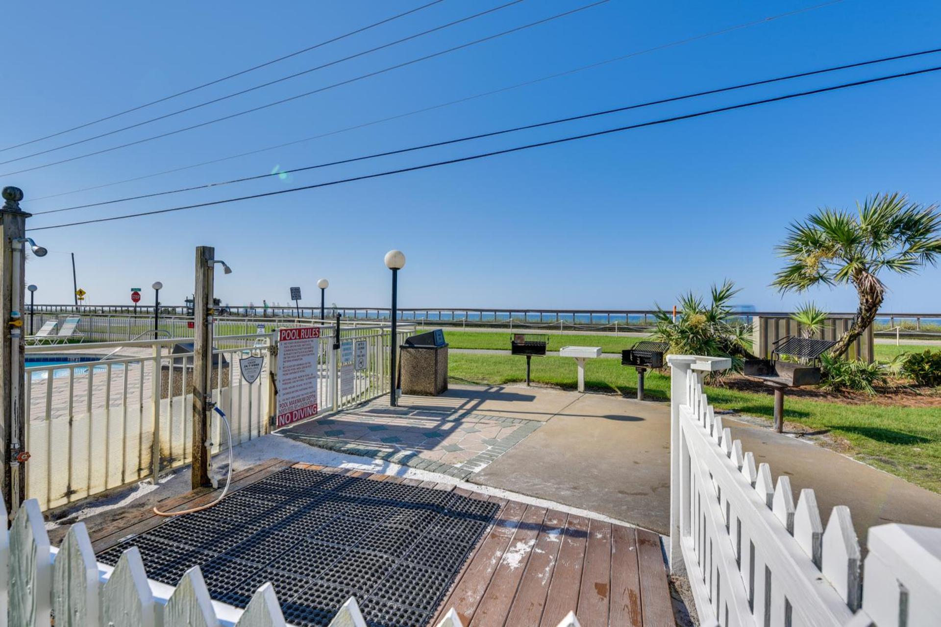 Well-Appointed Family Condo on Miramar Beach!