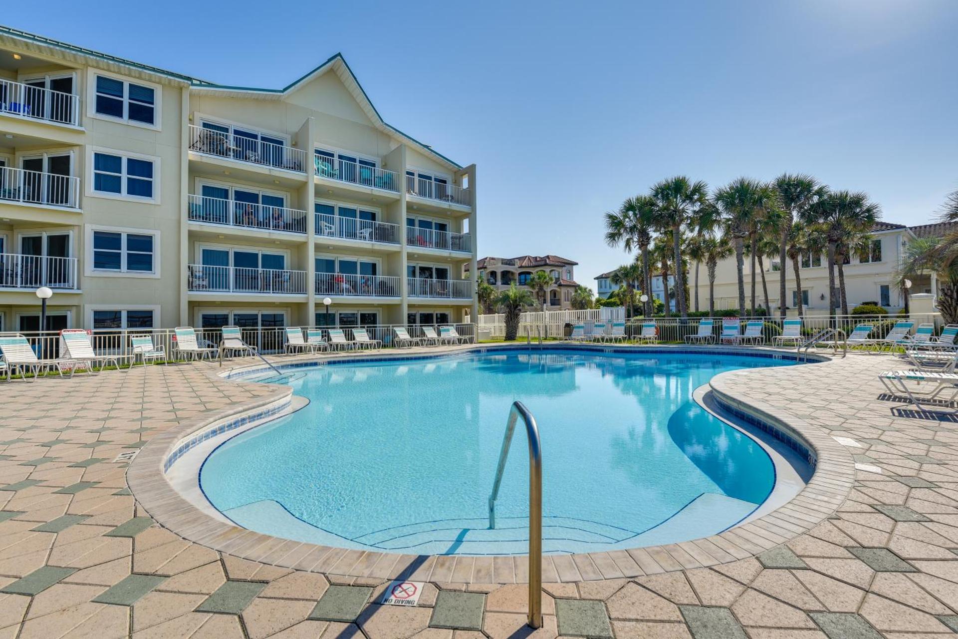 Well-Appointed Family Condo on Miramar Beach!